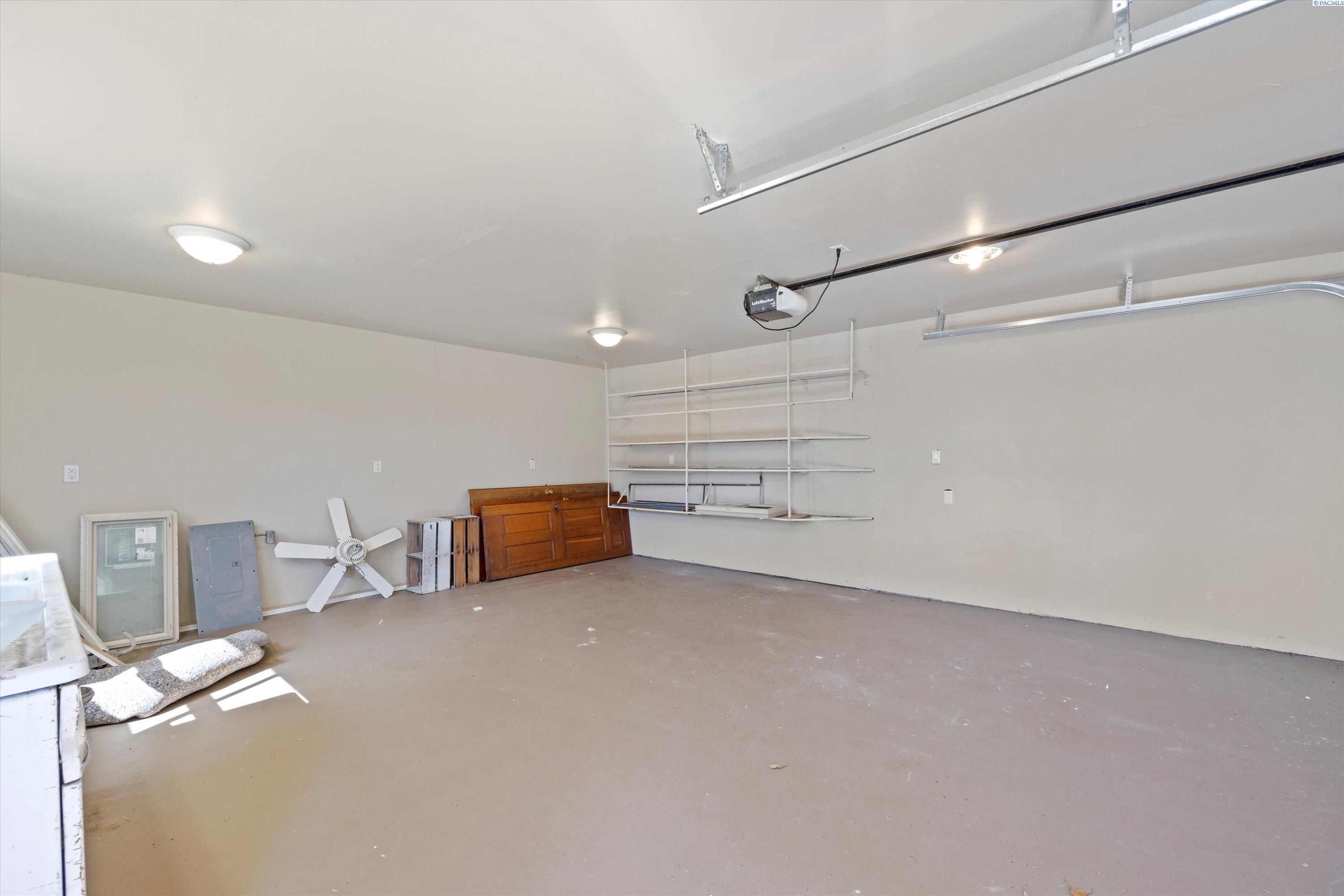 6007 W Court