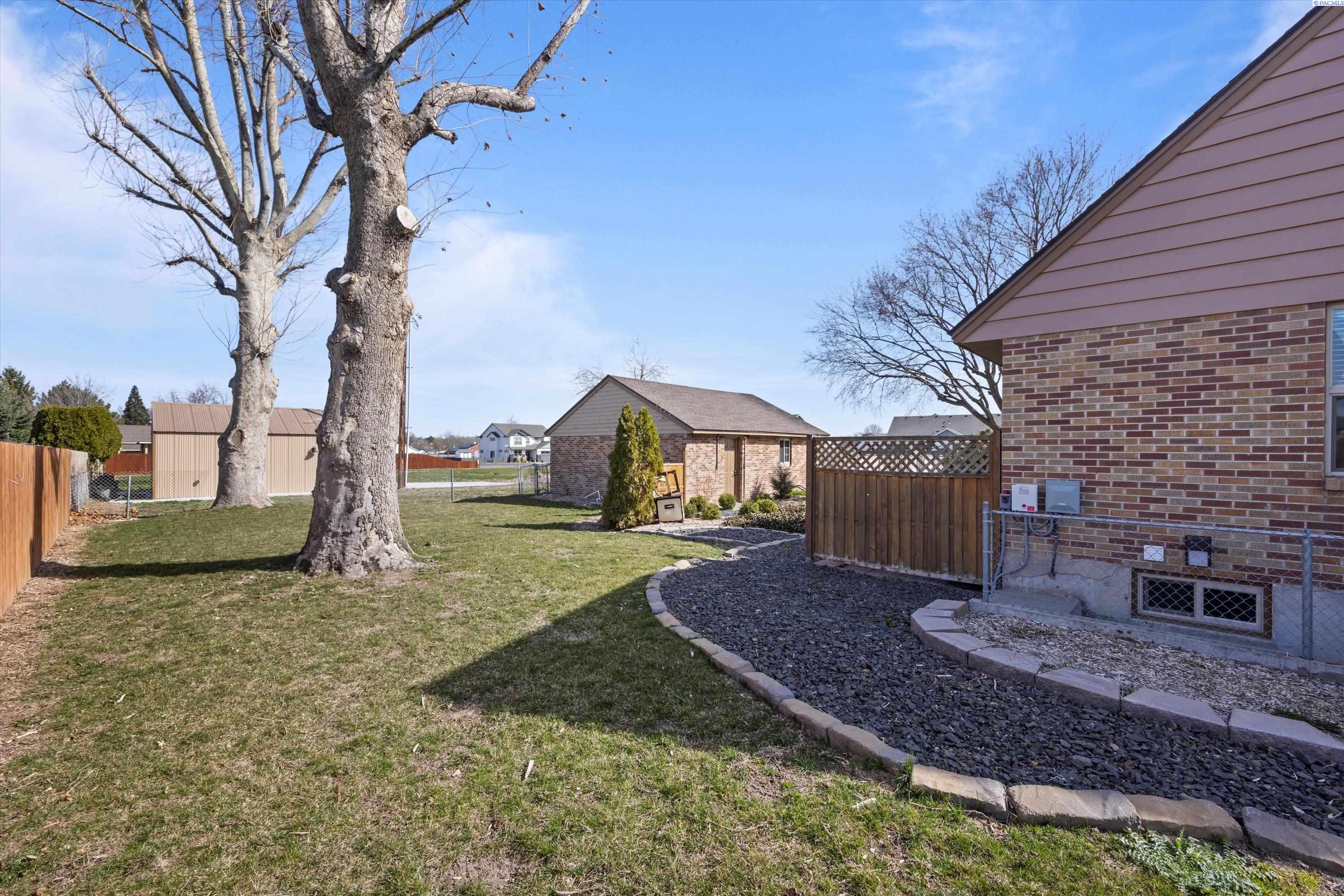 6007 W Court