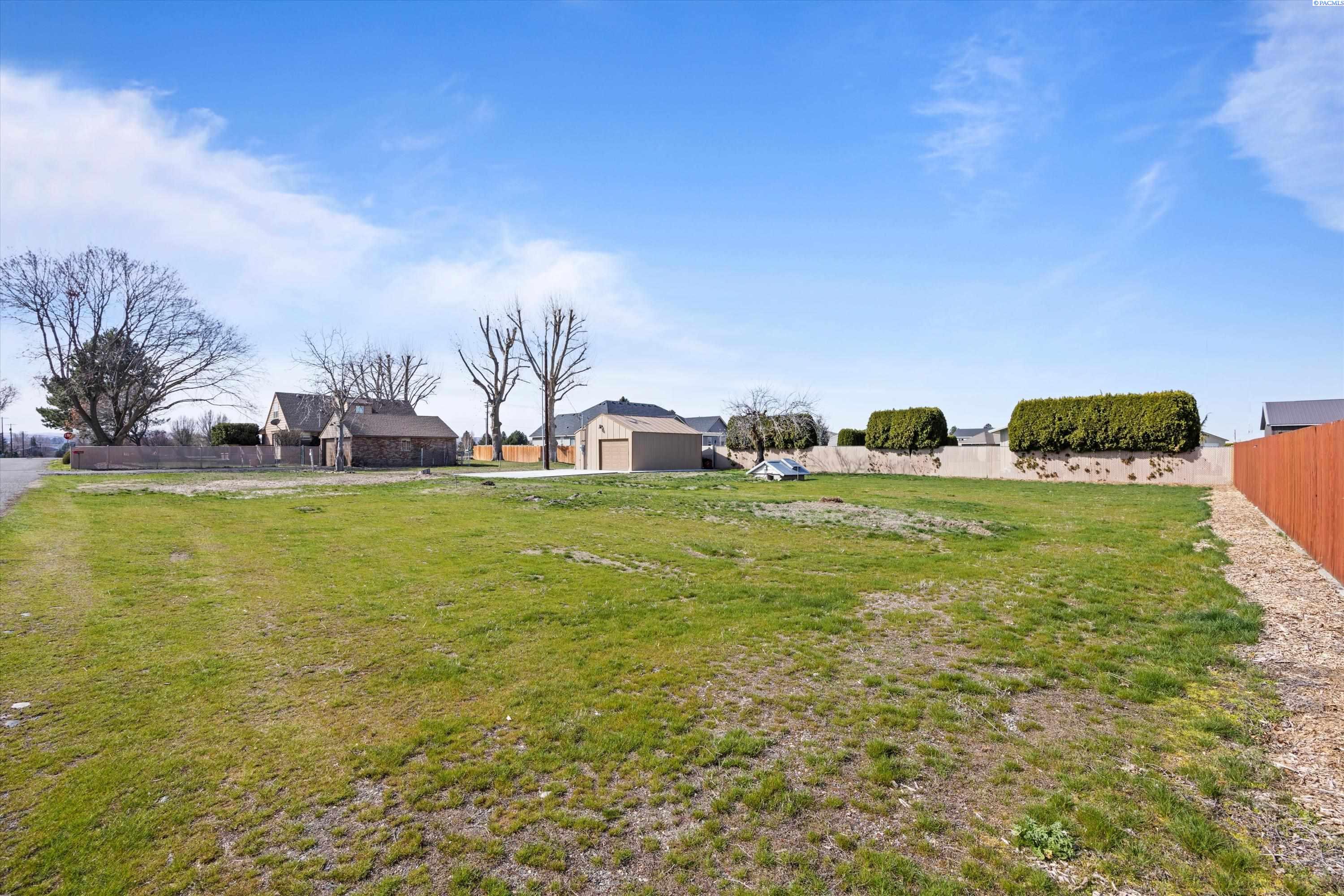 6007 W Court