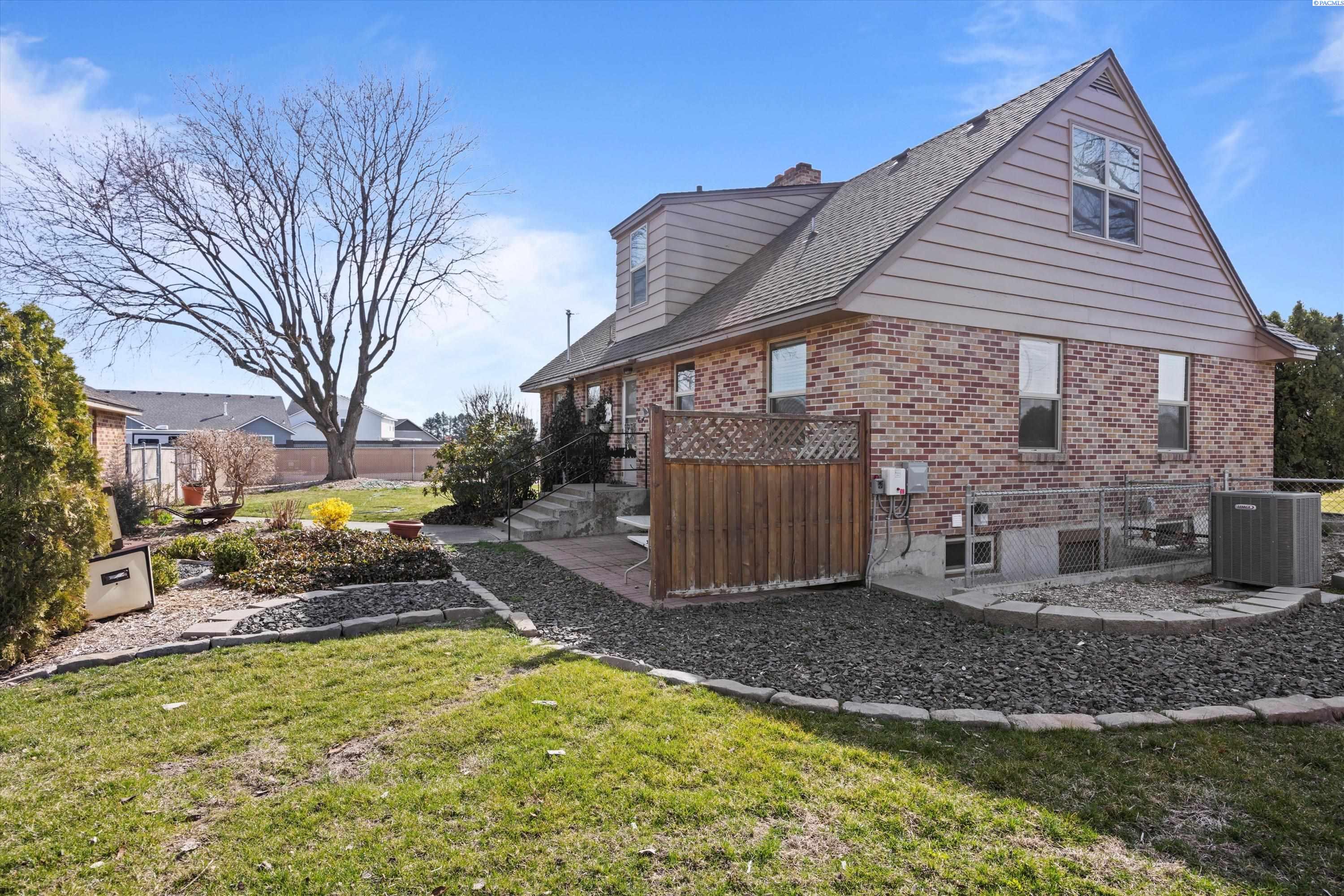 6007 W Court