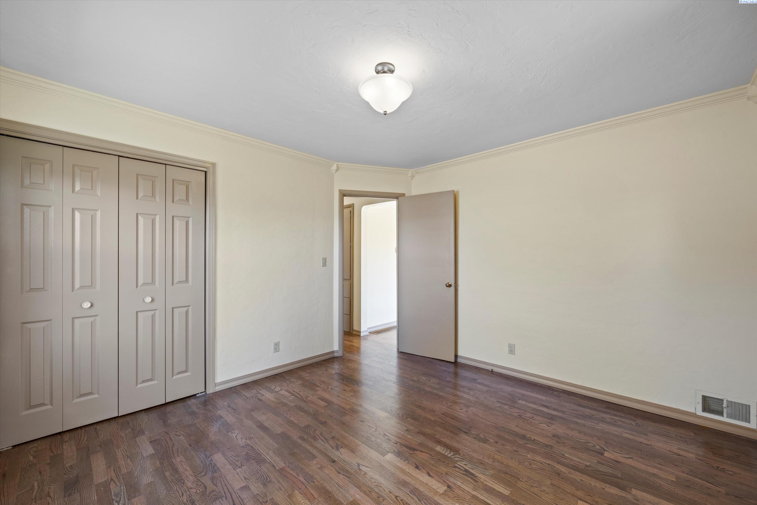 6007 W Court