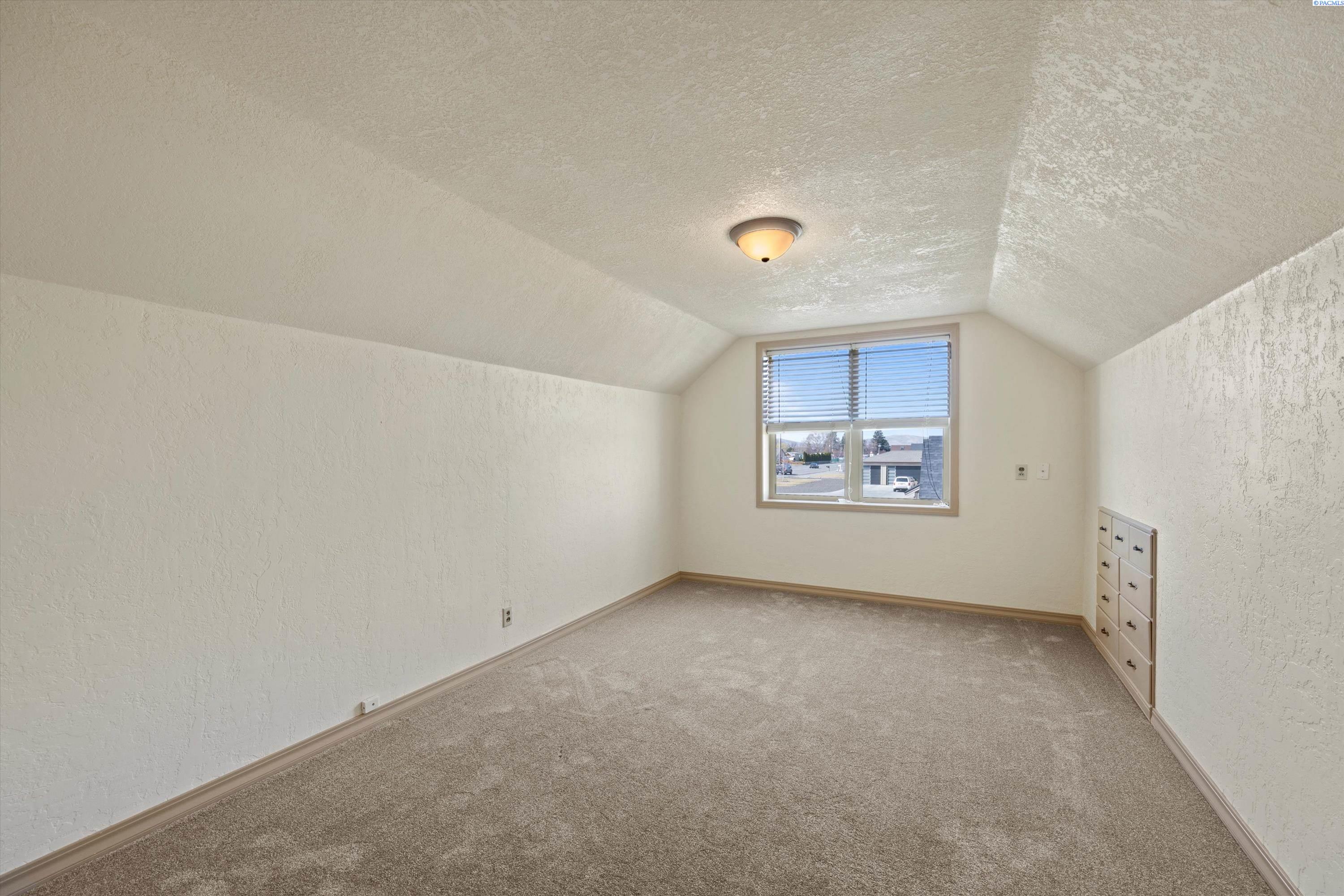 6007 W Court