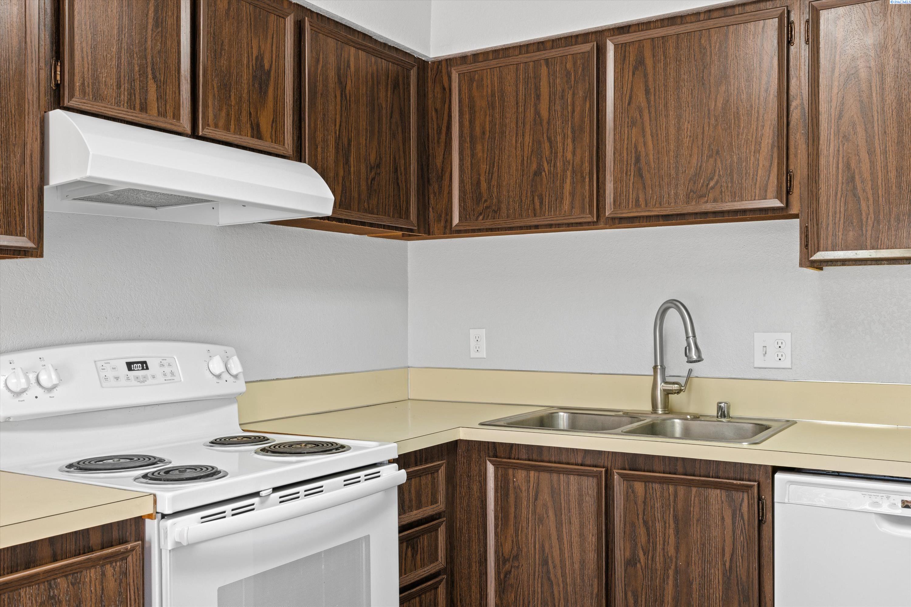 3121 W Hood Ave Unit: H205