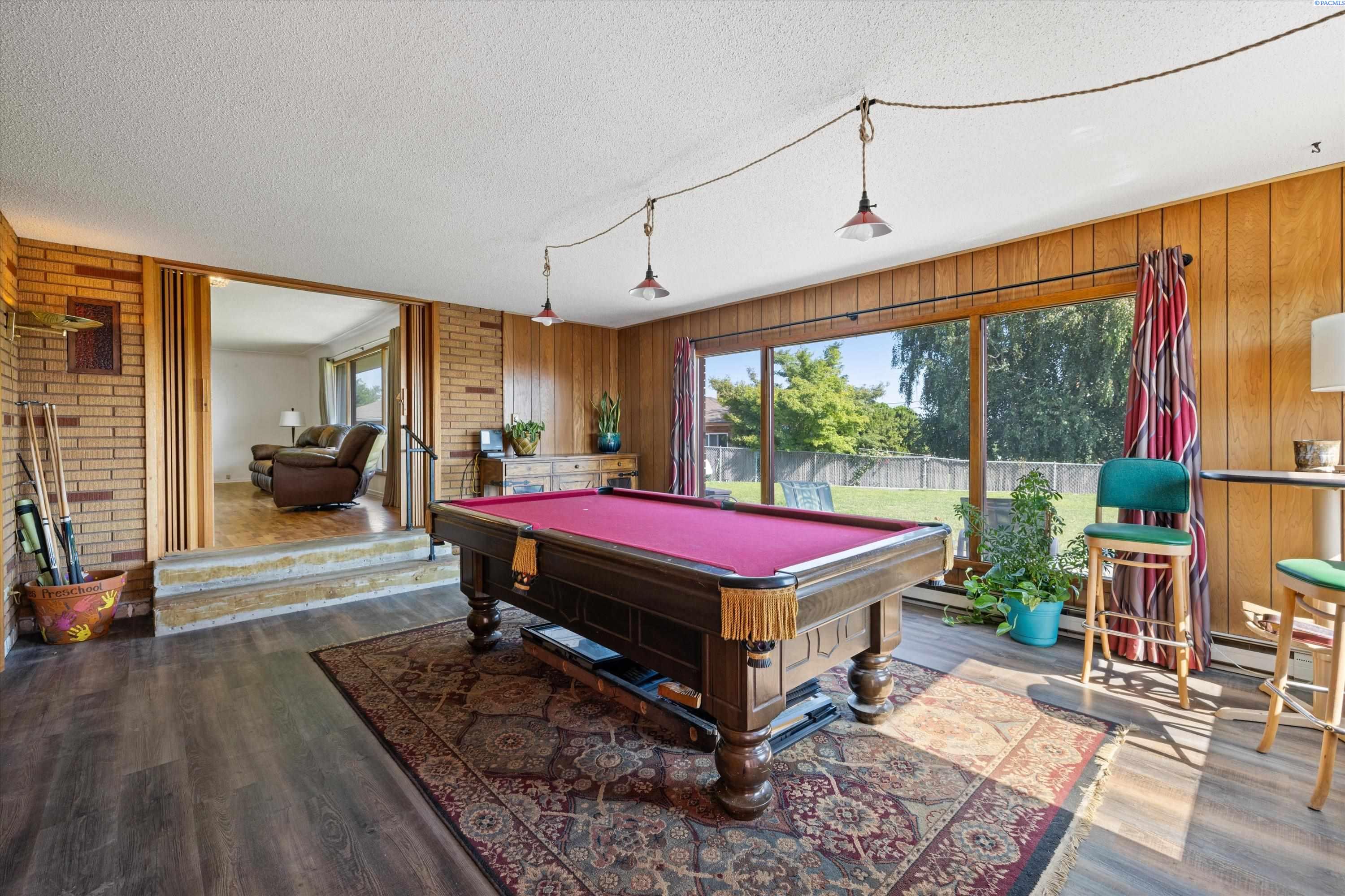 324 W 27th Ave