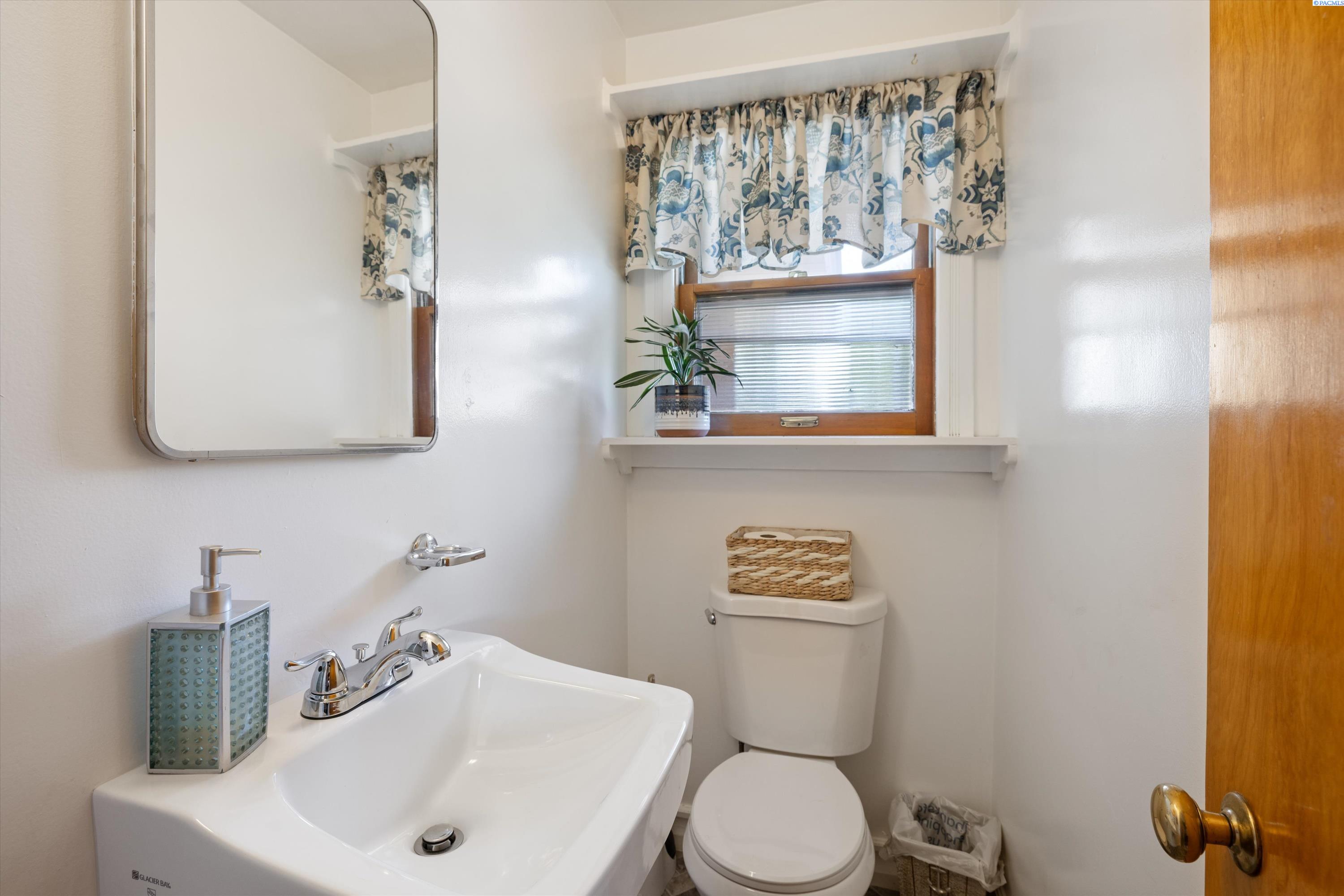 324 W 27th Ave