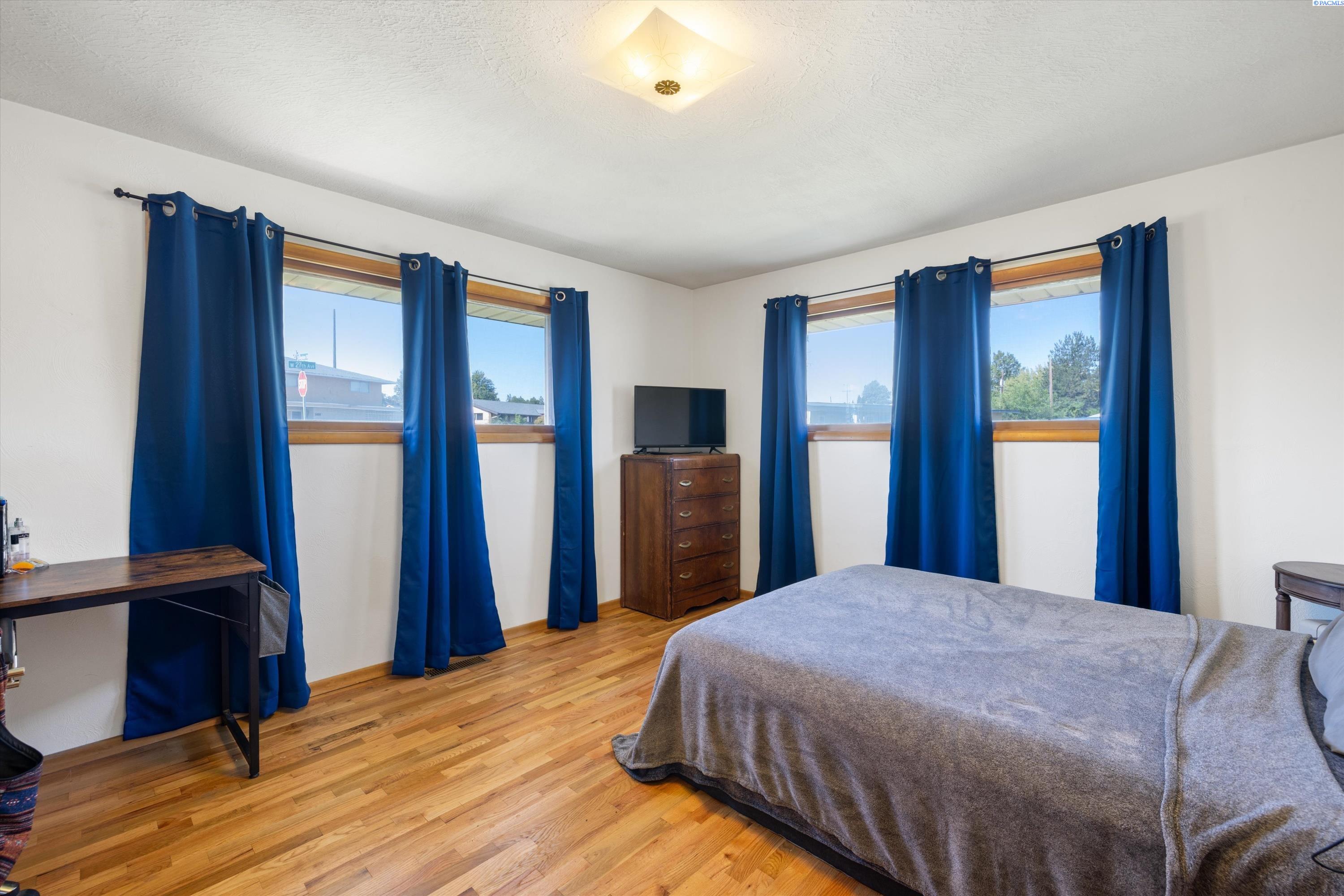 324 W 27th Ave