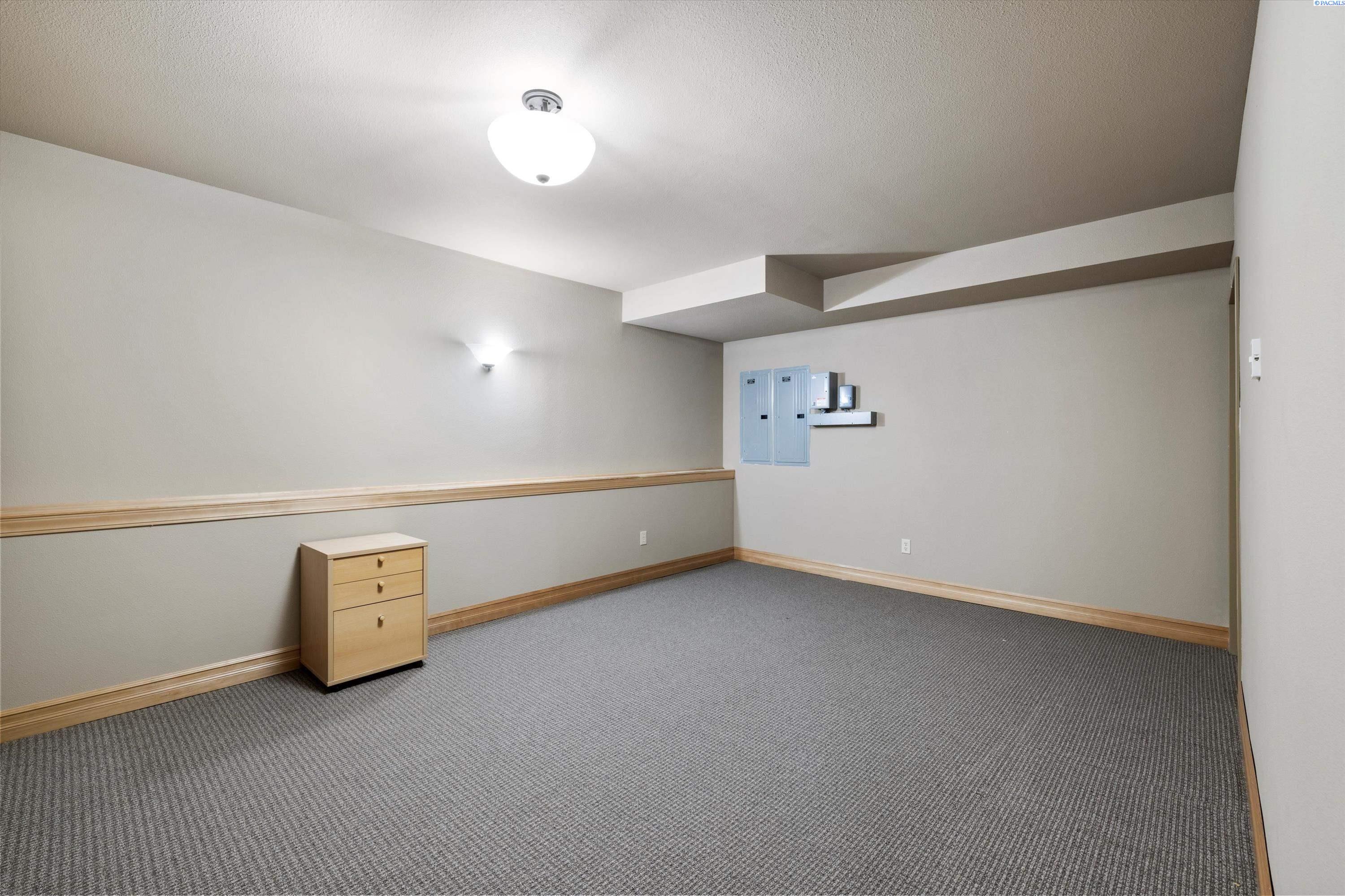 1310 N 5th Ave