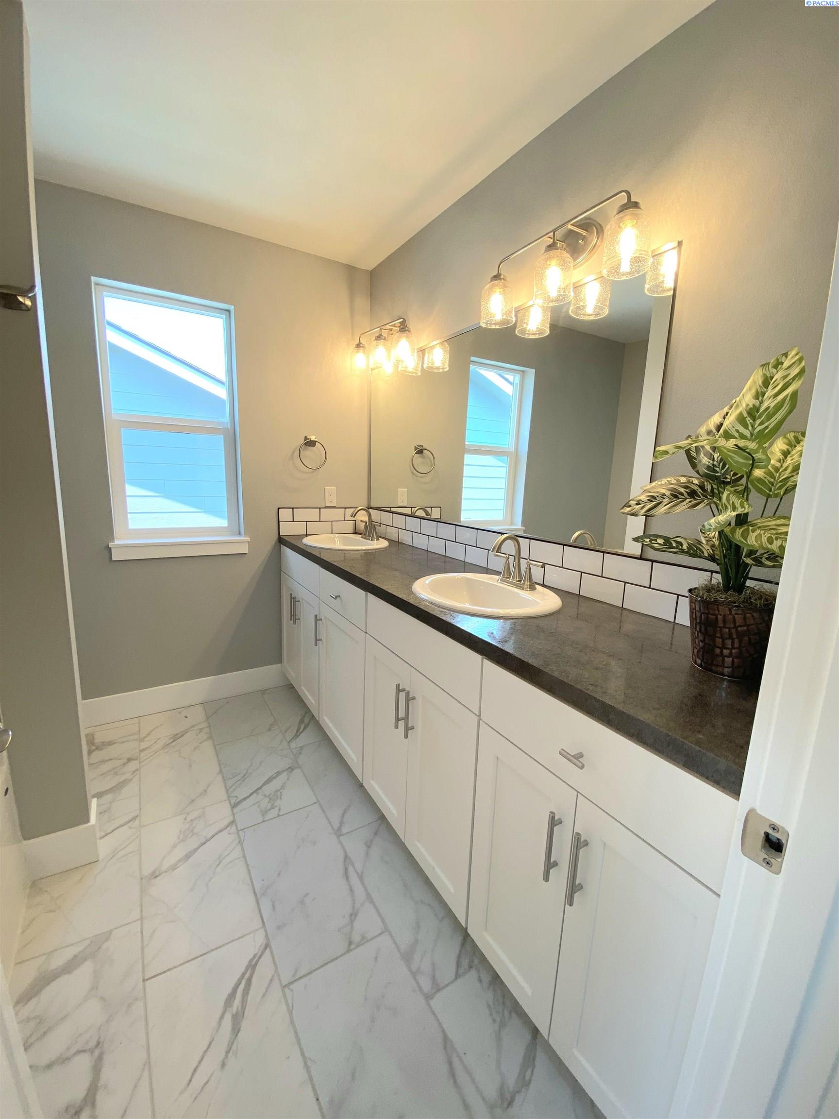141 Claret Dr