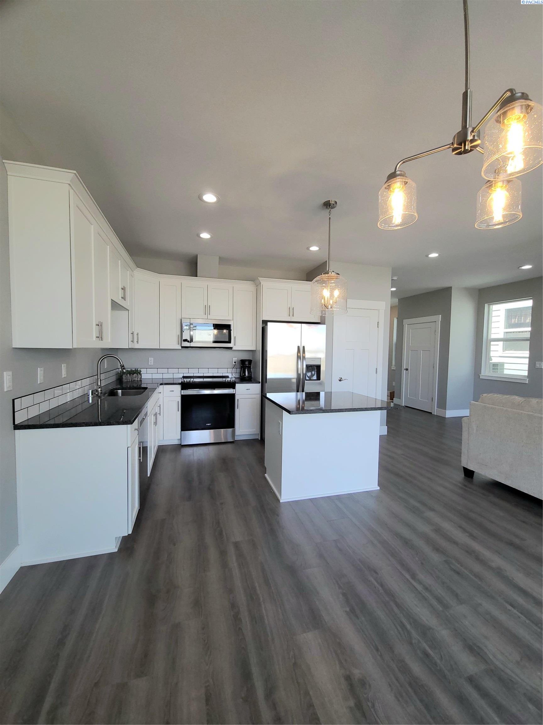 141 Claret Dr