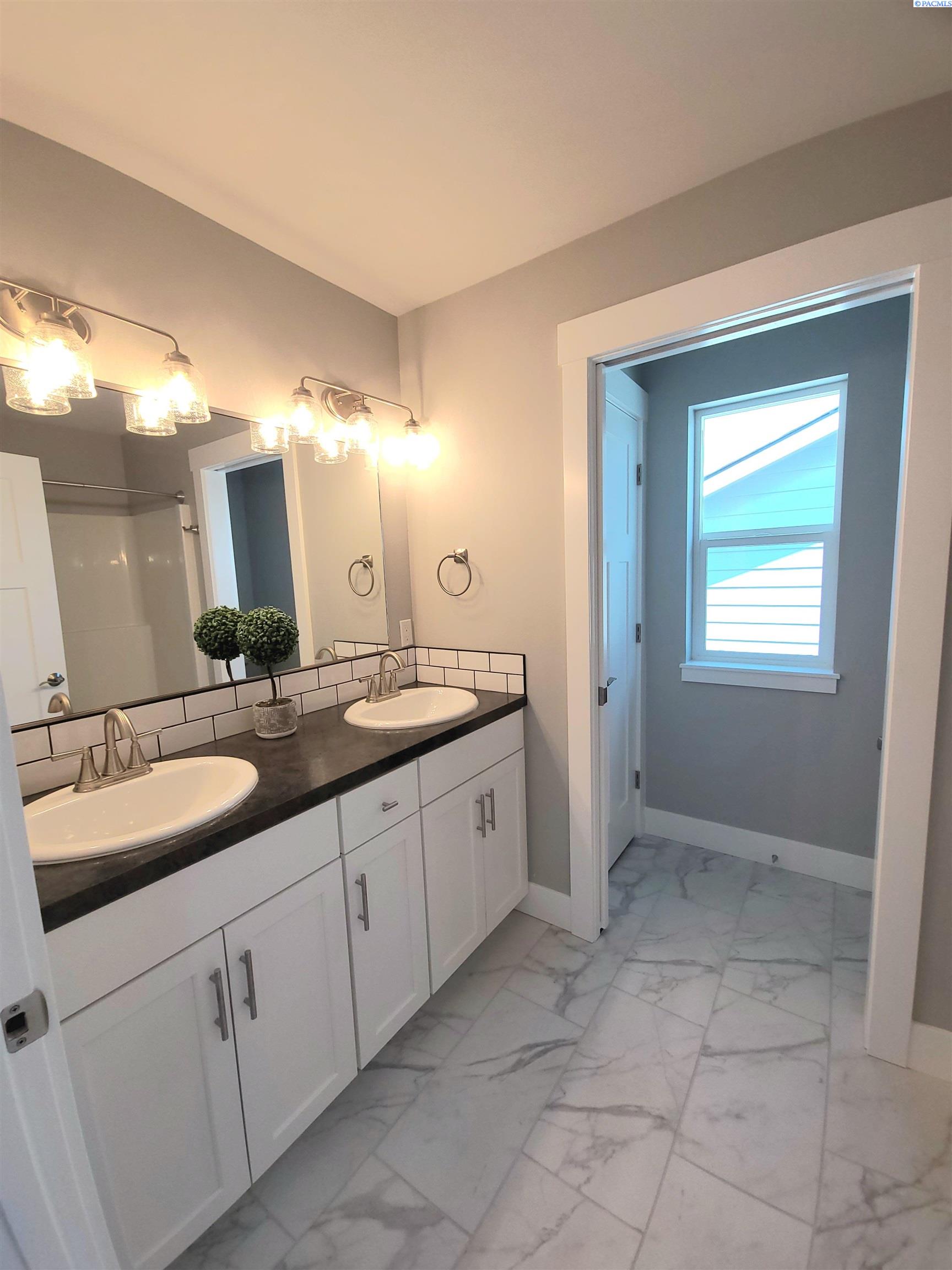 141 Claret Dr