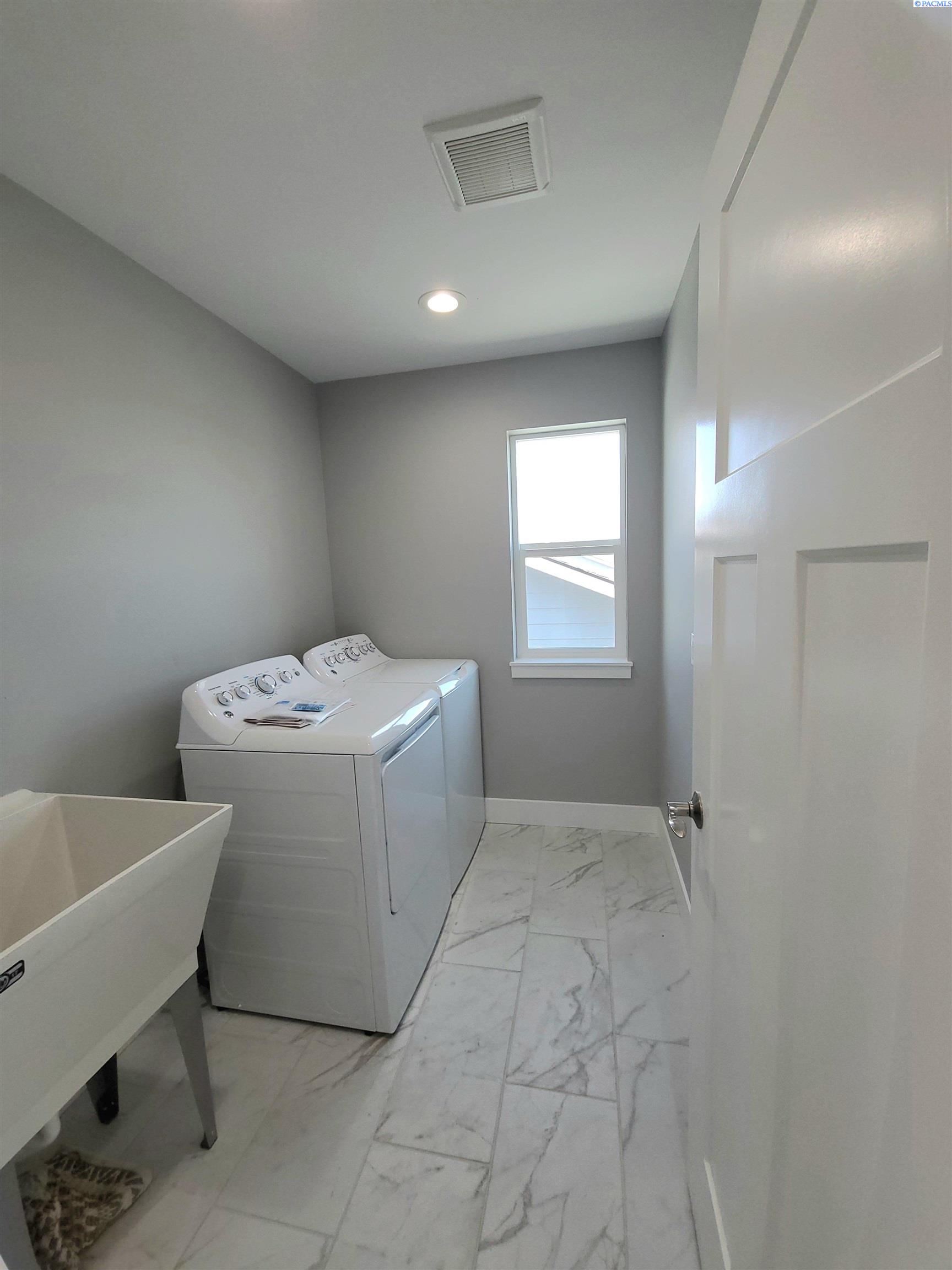 141 Claret Dr