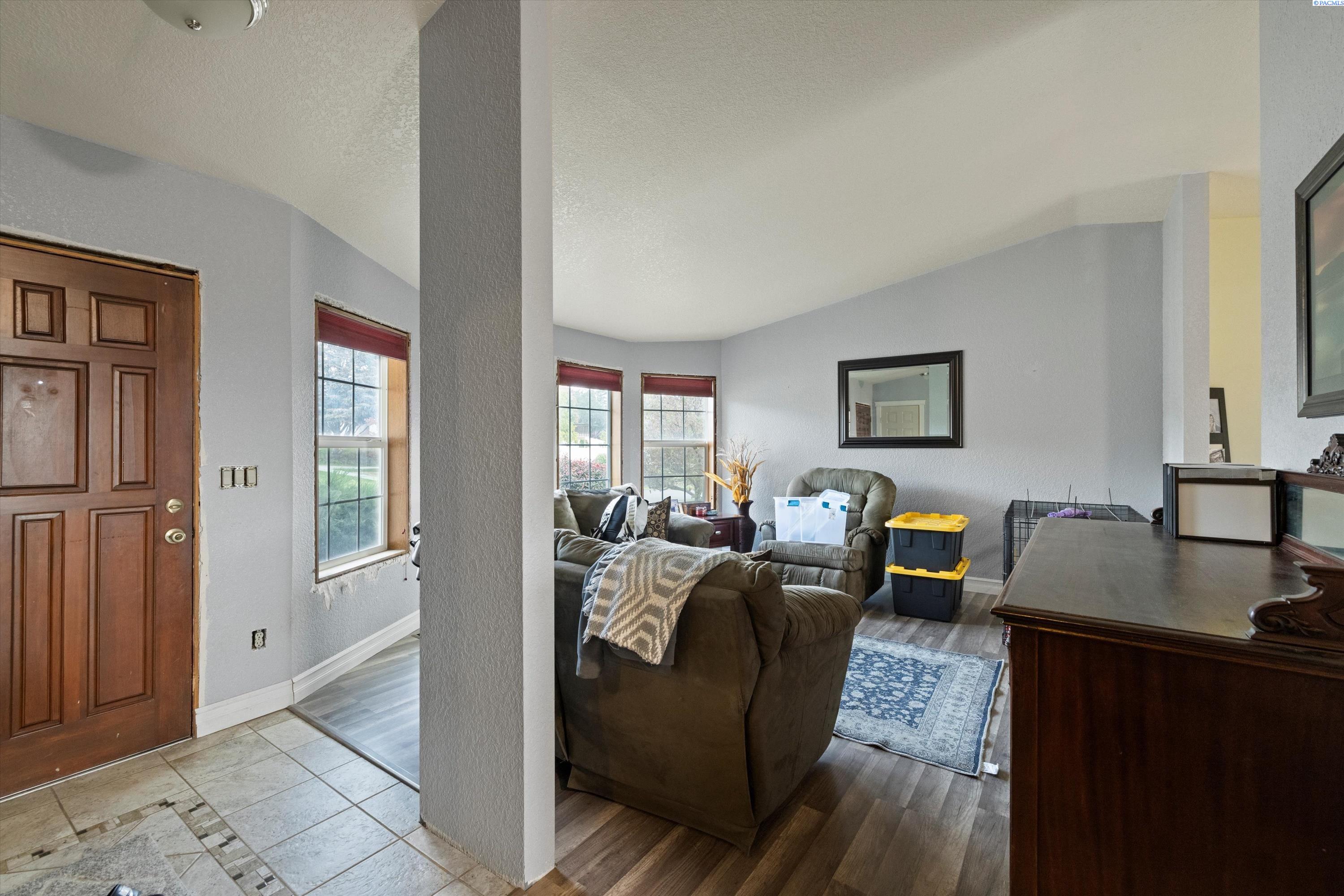 4408 Desert Drive