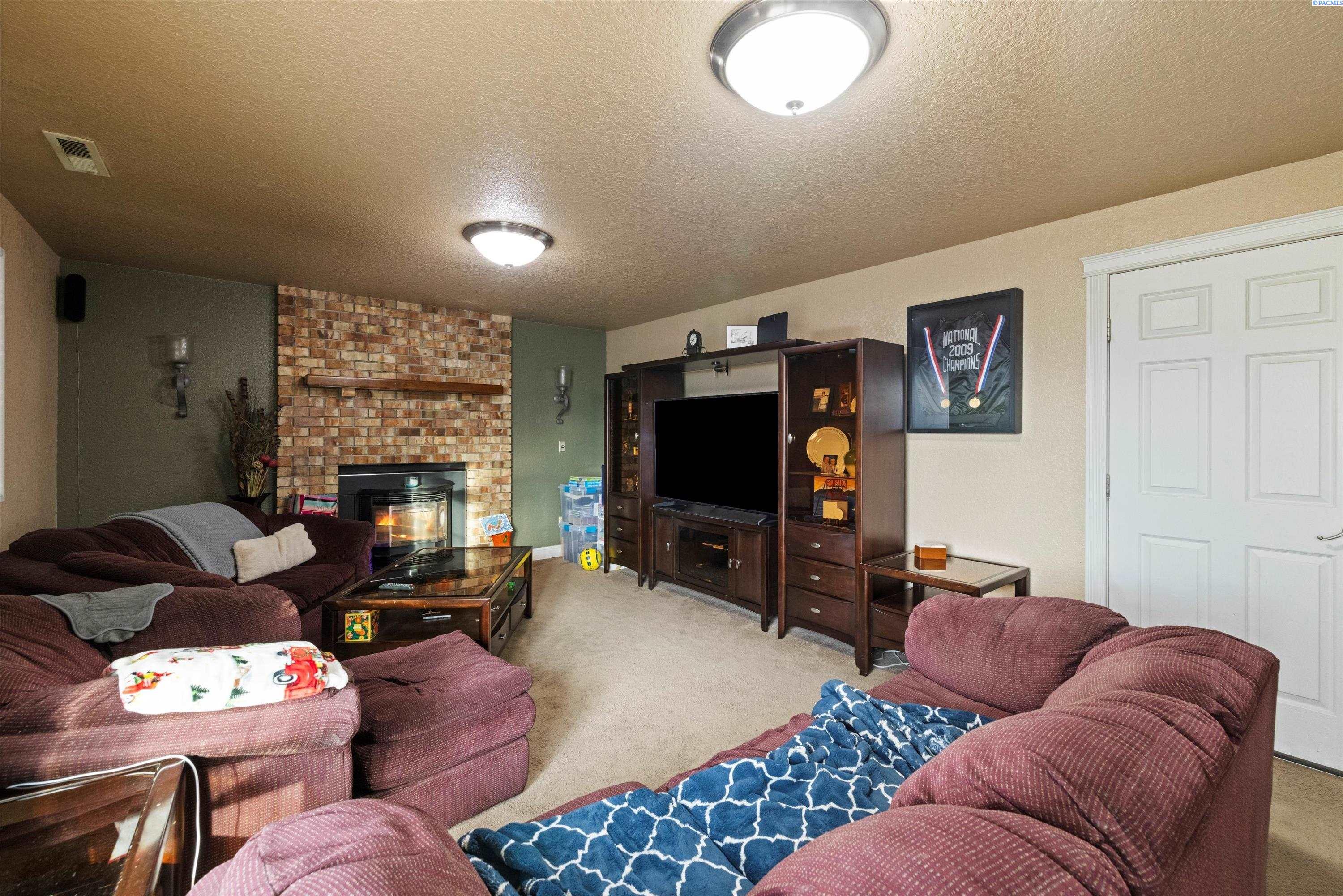 4408 Desert Drive