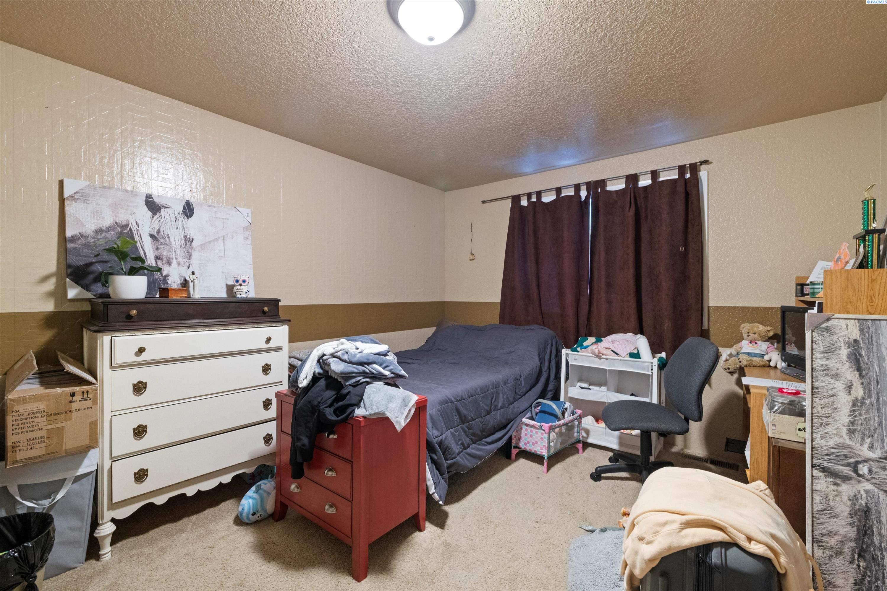 4408 Desert Drive