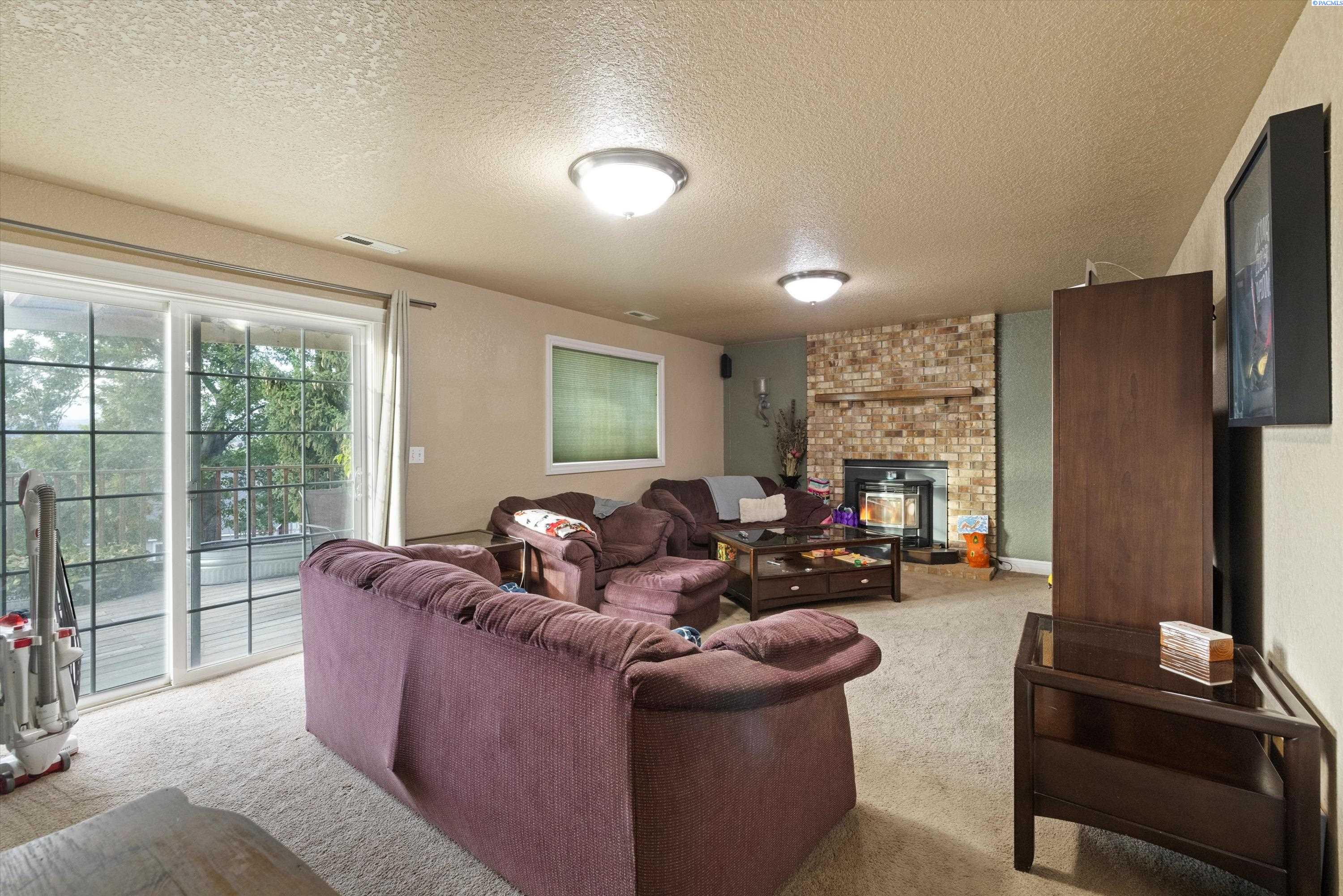 4408 Desert Drive