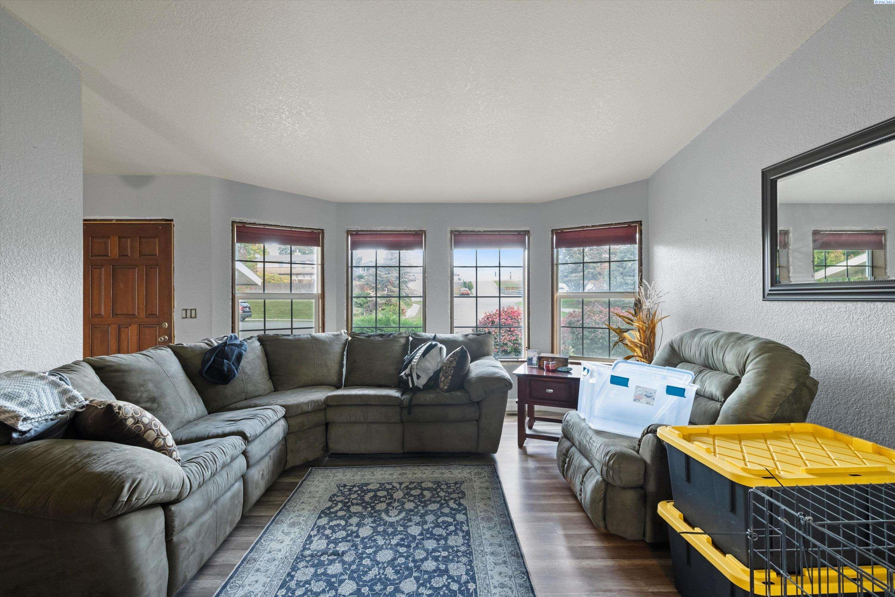 4408 Desert Drive