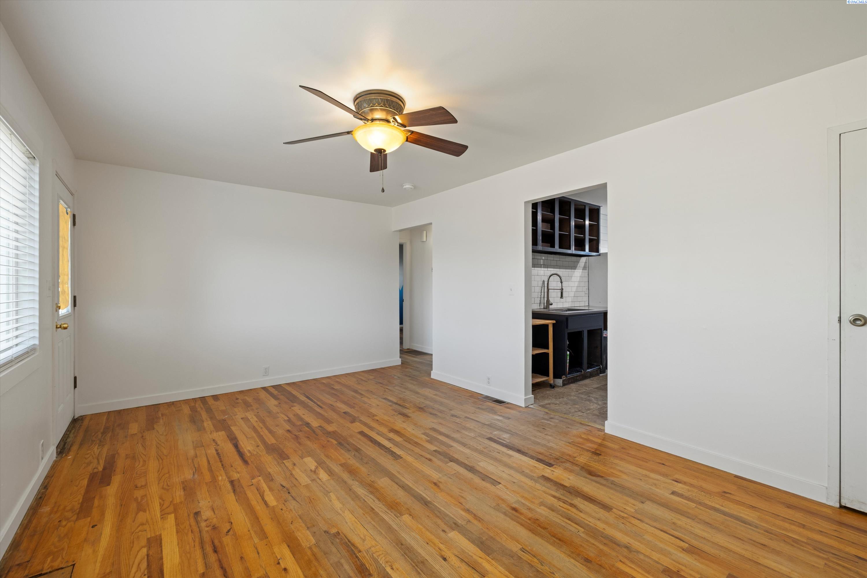 2026 Cascade Ave