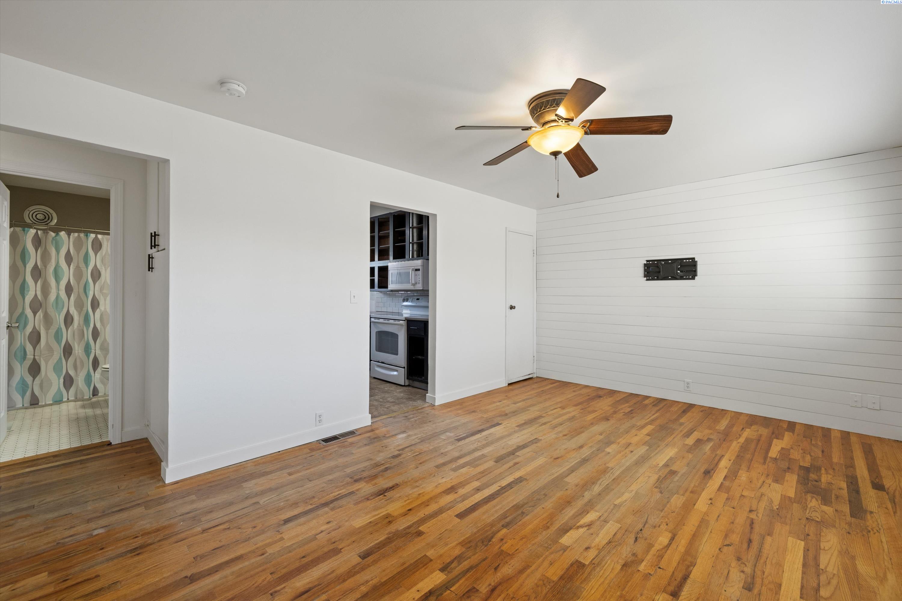 2026 Cascade Ave