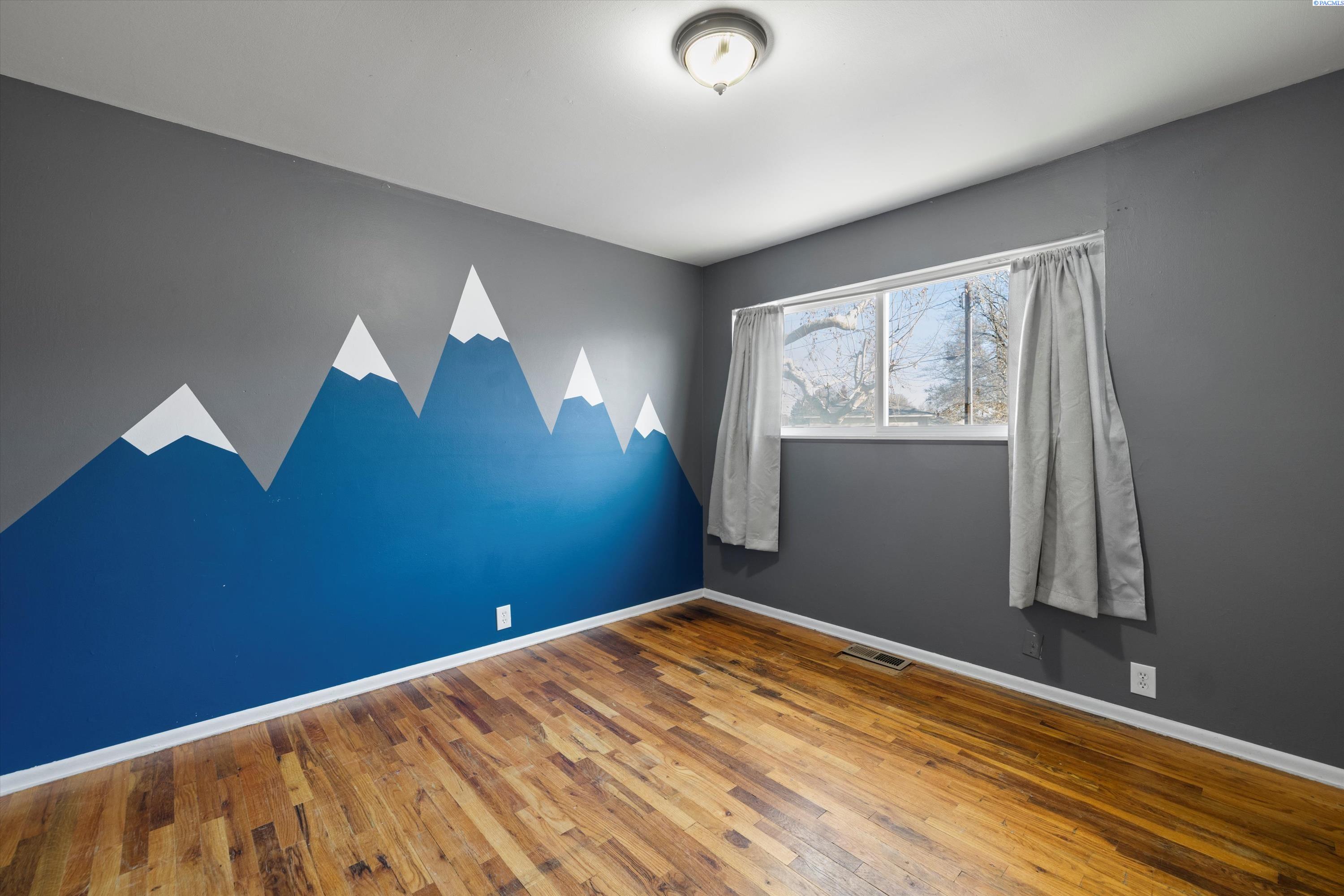 2026 Cascade Ave