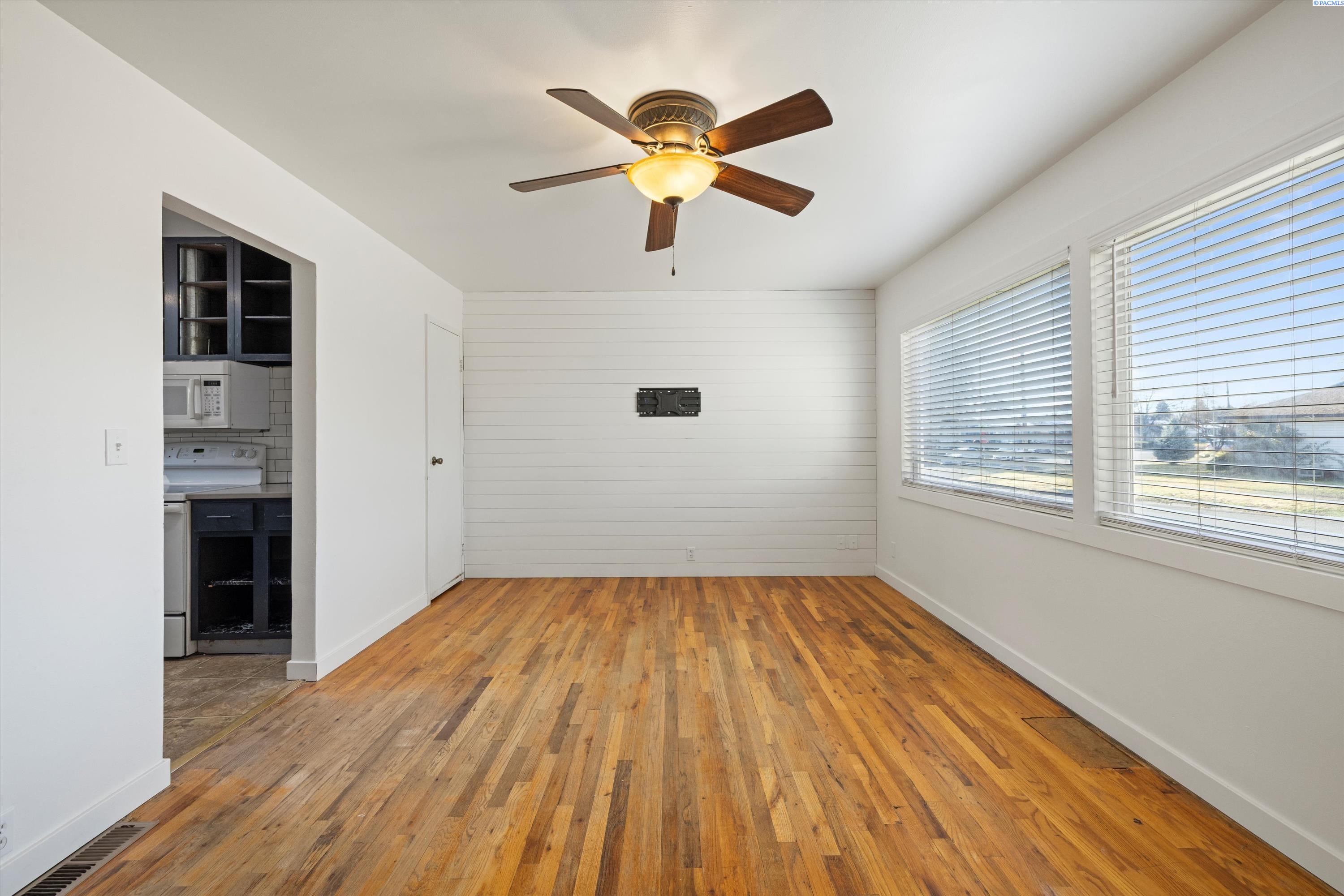 2026 Cascade Ave