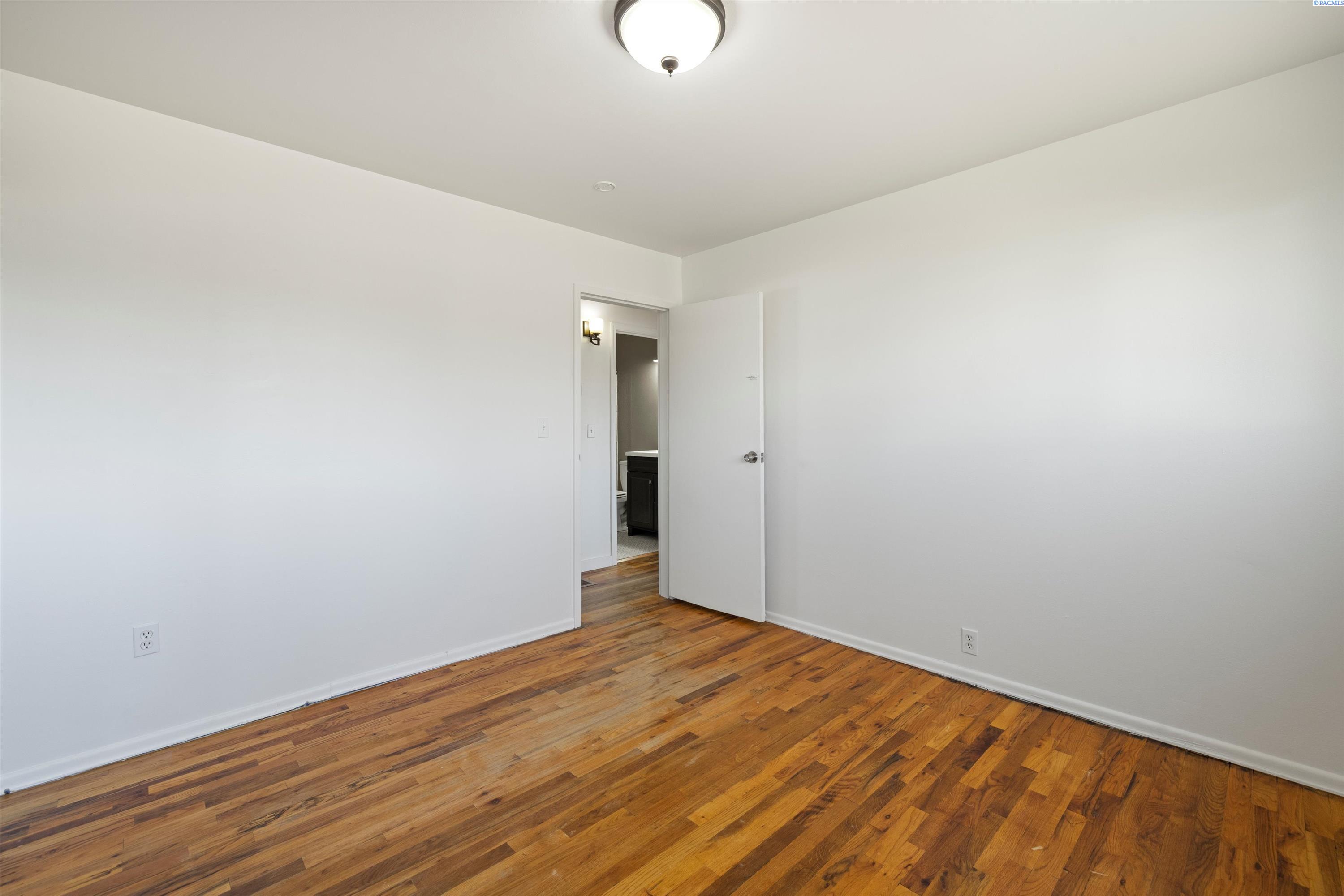 2026 Cascade Ave