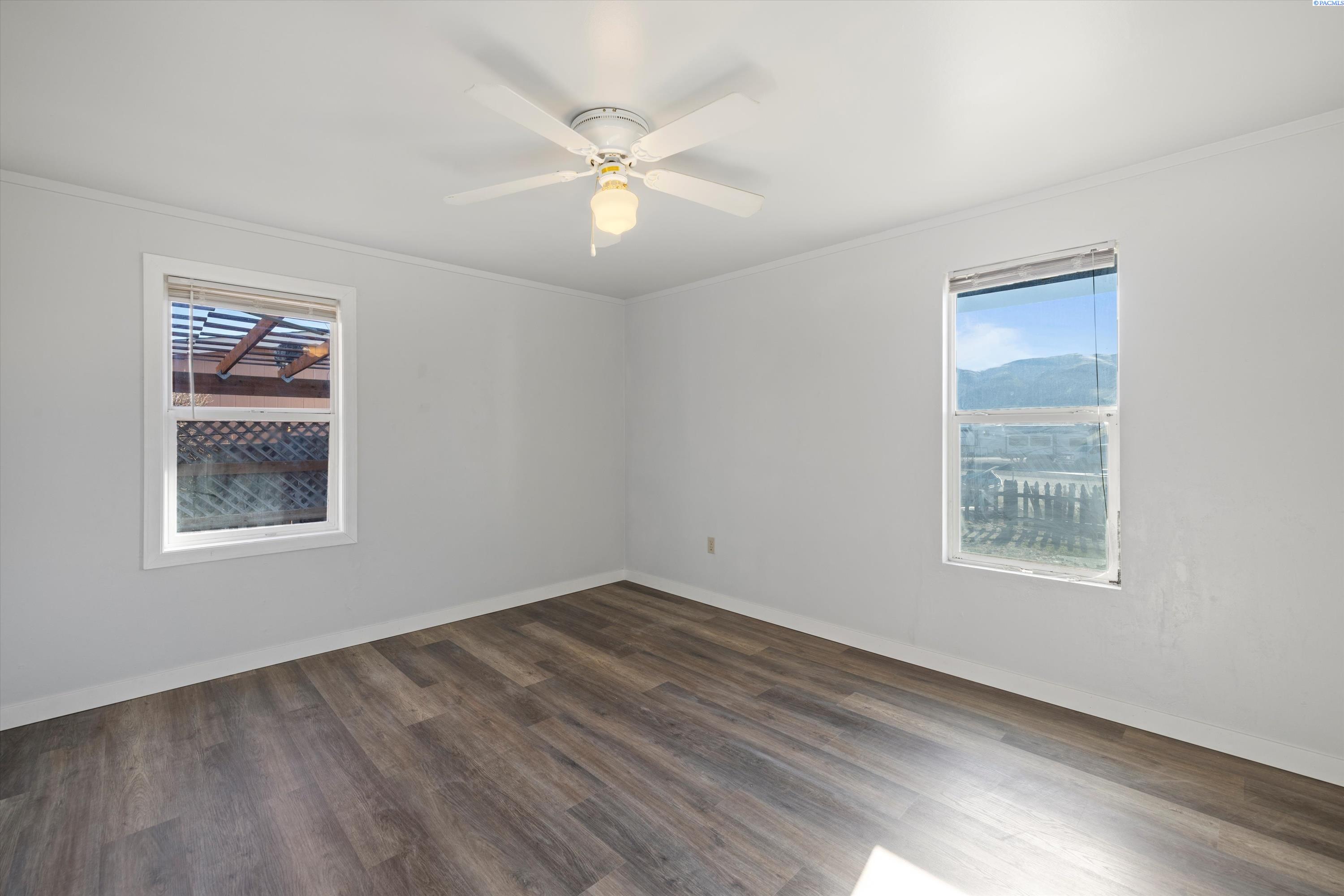 203 Fairway Pl SW Unit: 252