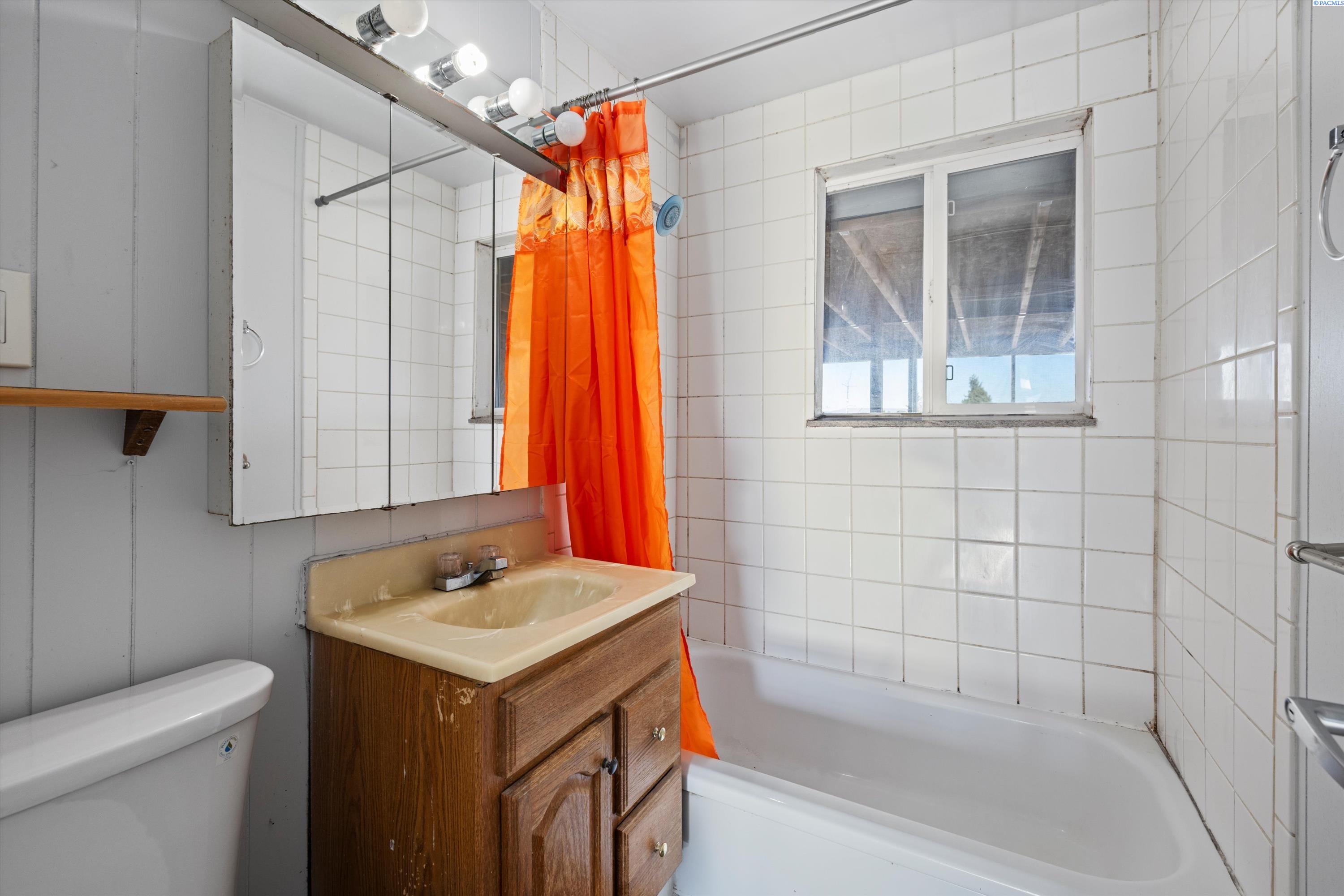 203 Fairway Pl SW Unit: 252