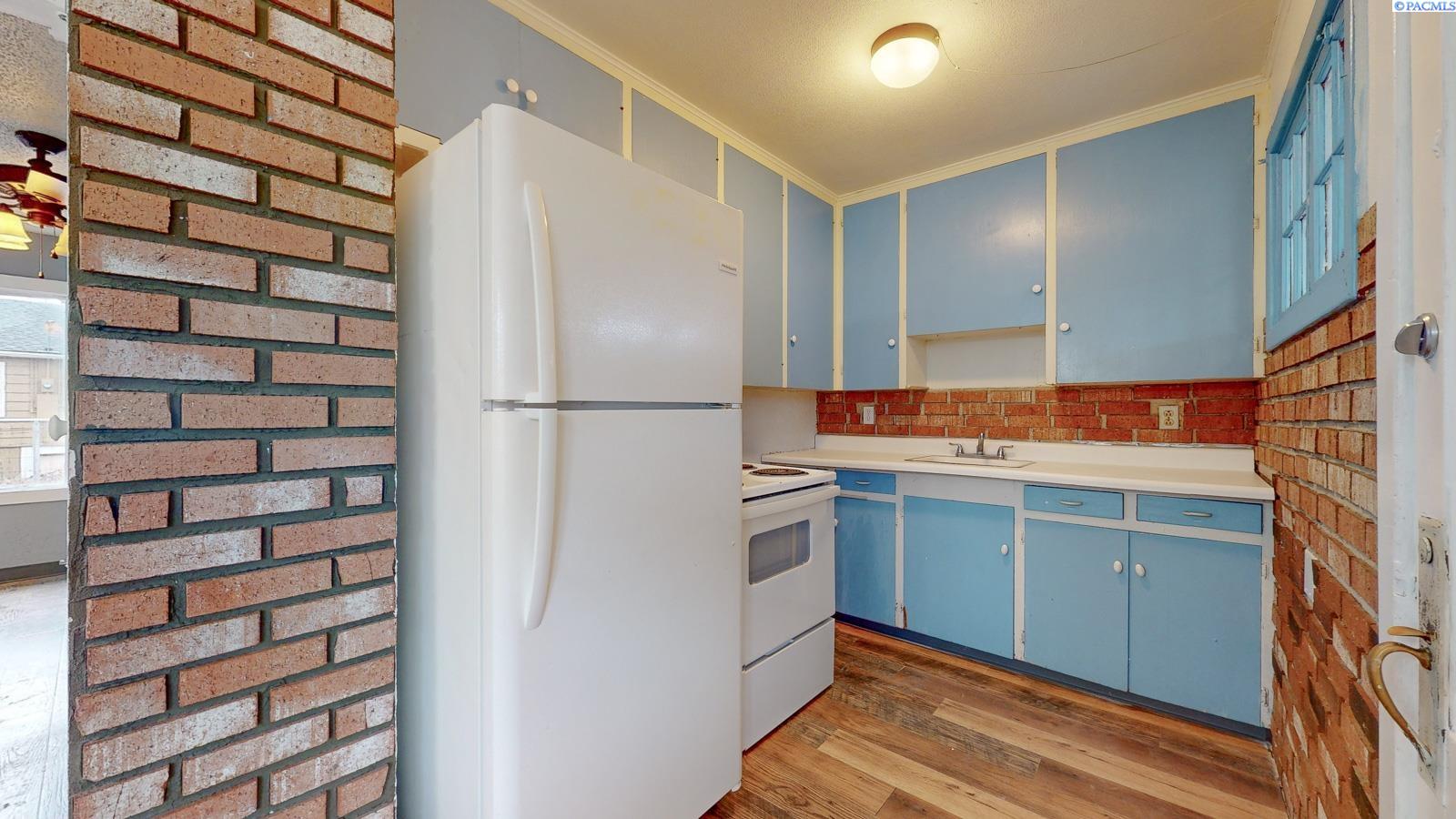 209 S Date Street