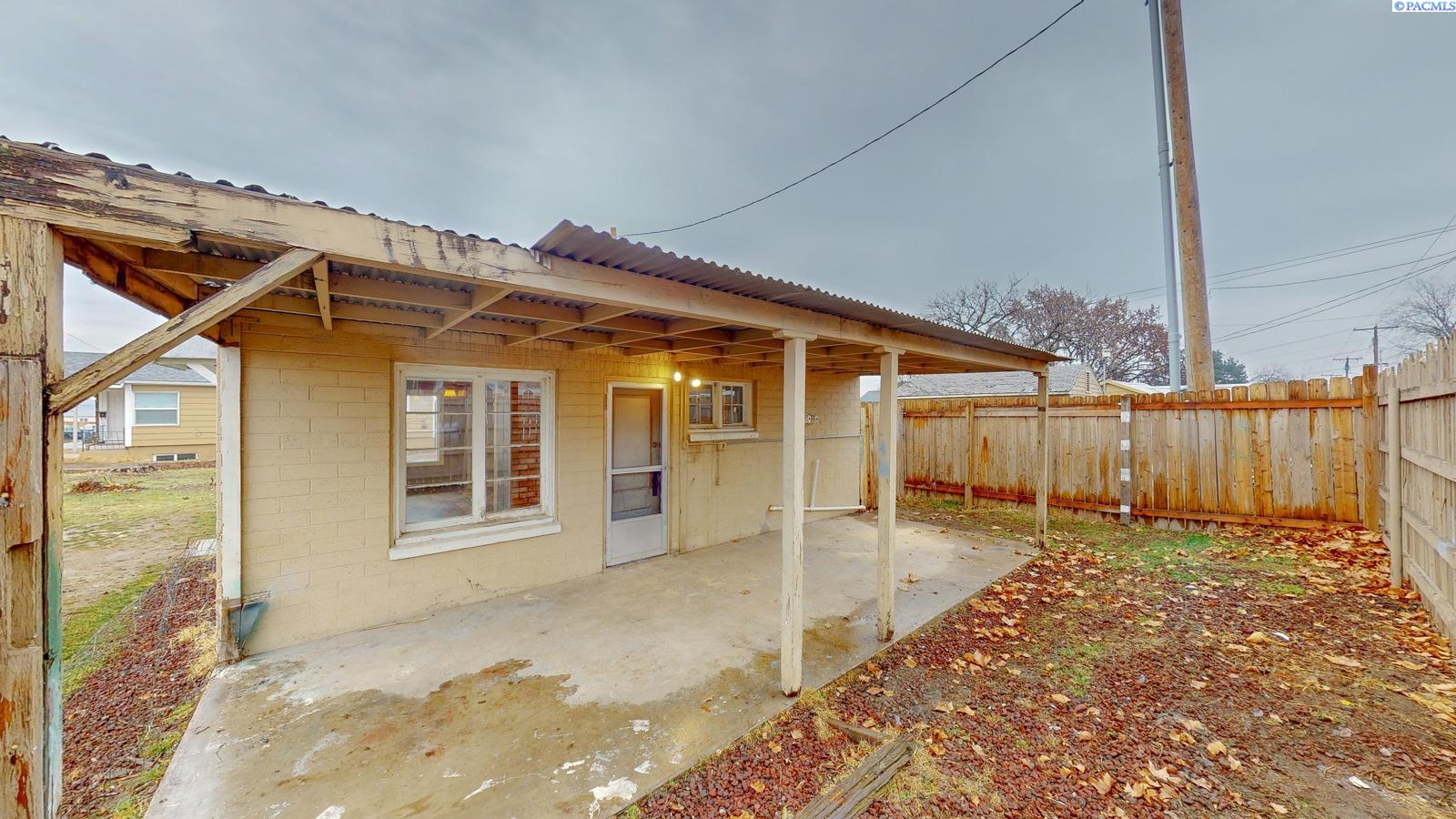209 S Date Street
