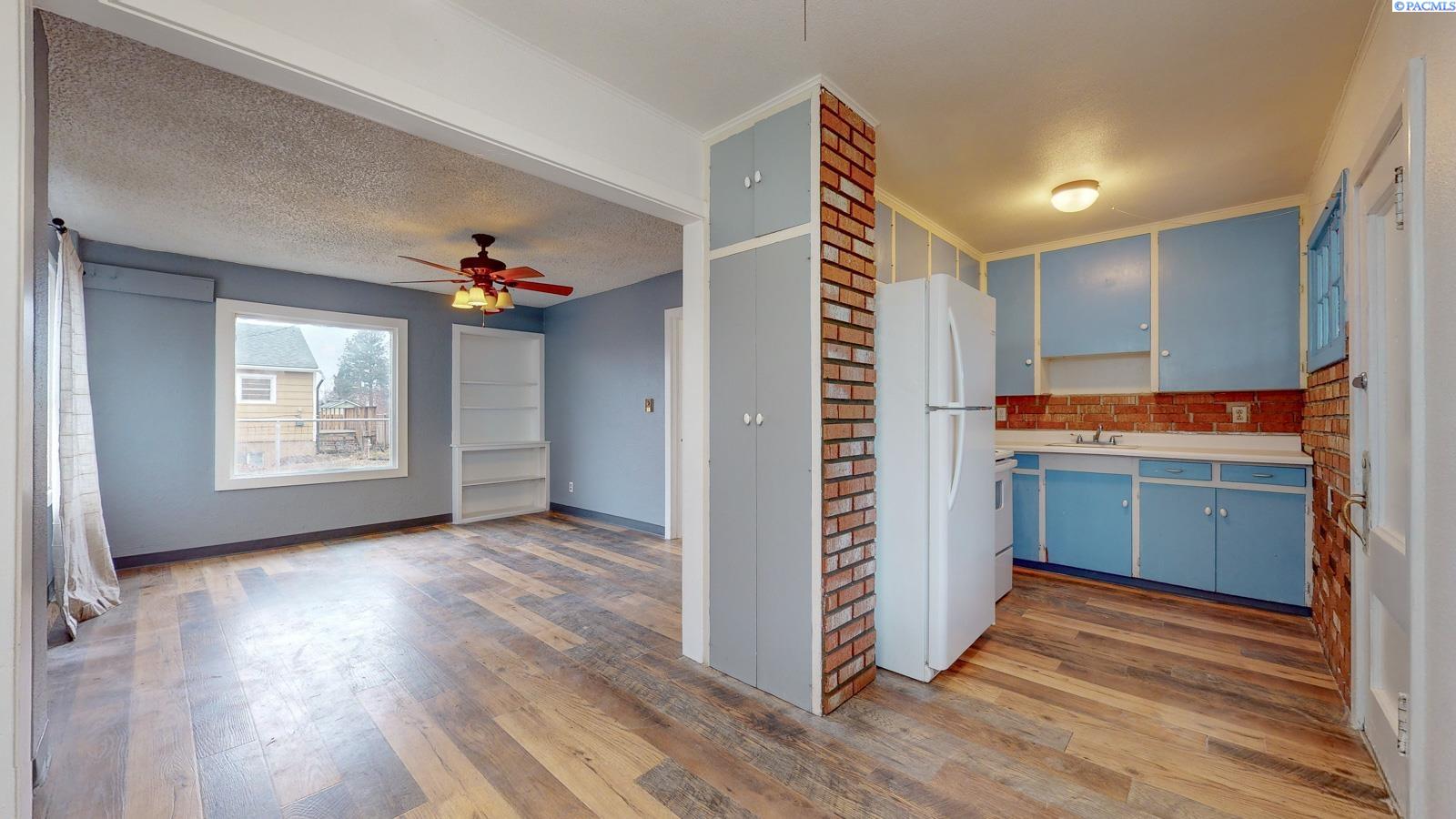 209 S Date Street