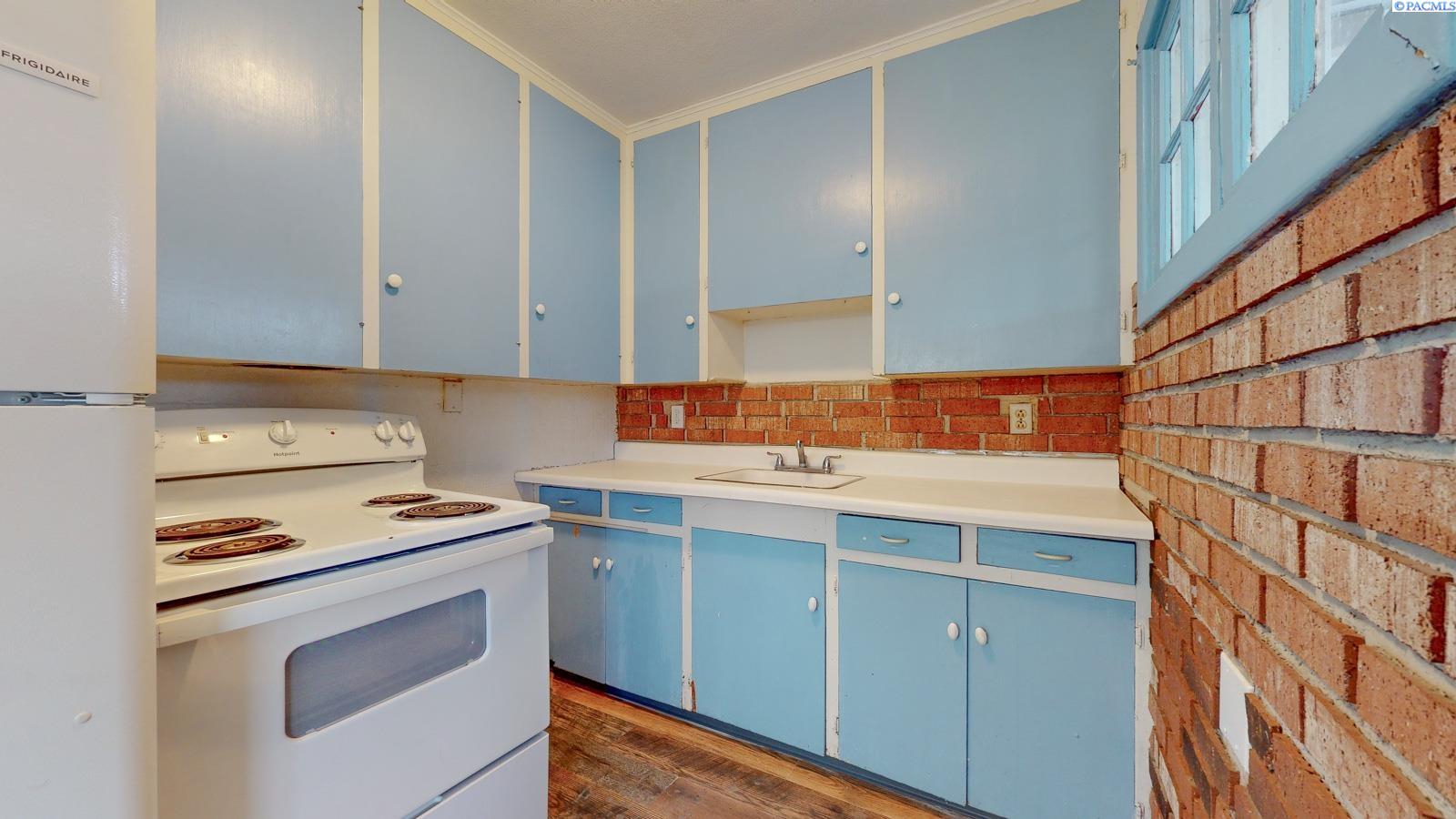 209 S Date Street