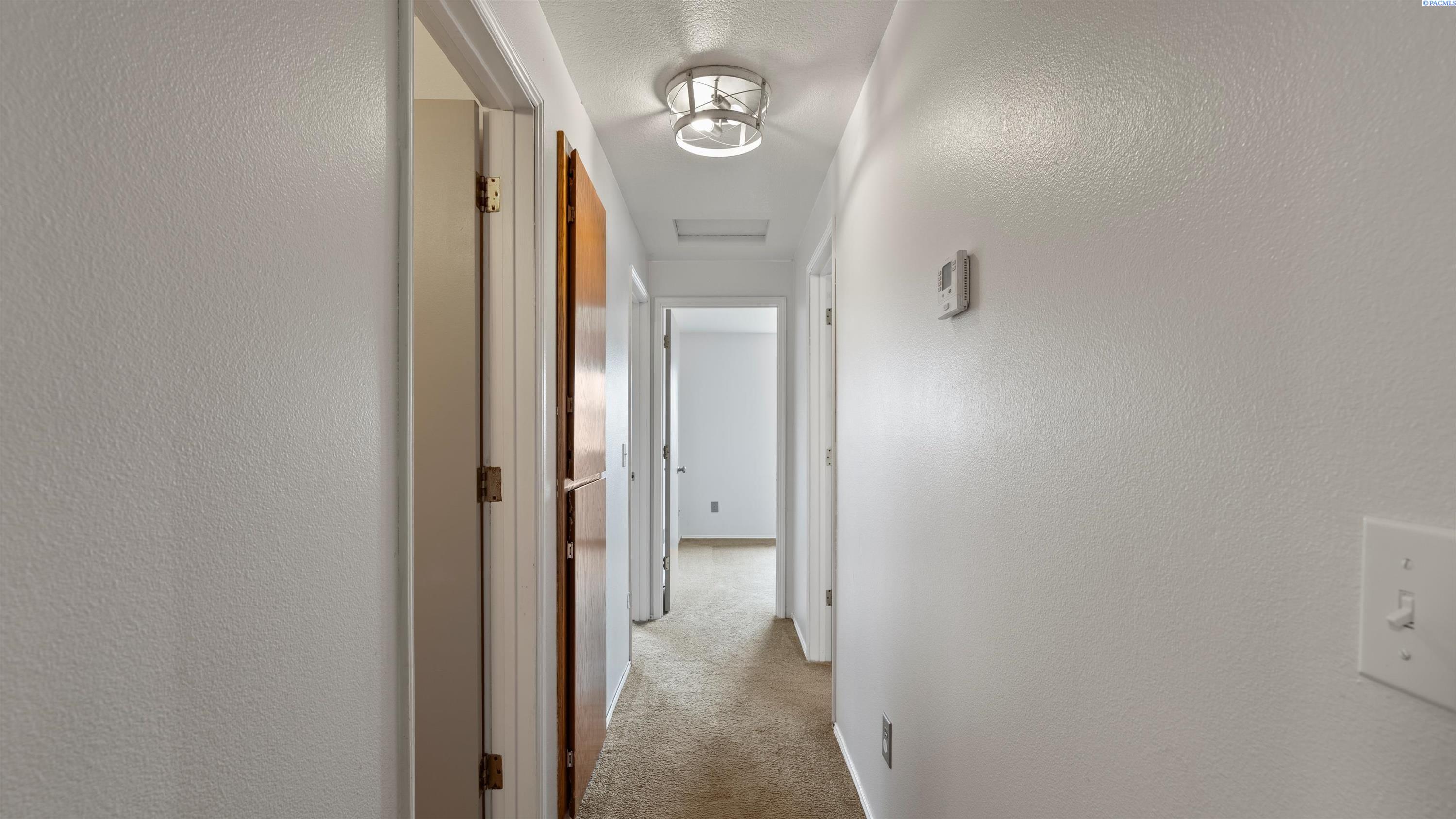 8504 W Livingston Rd