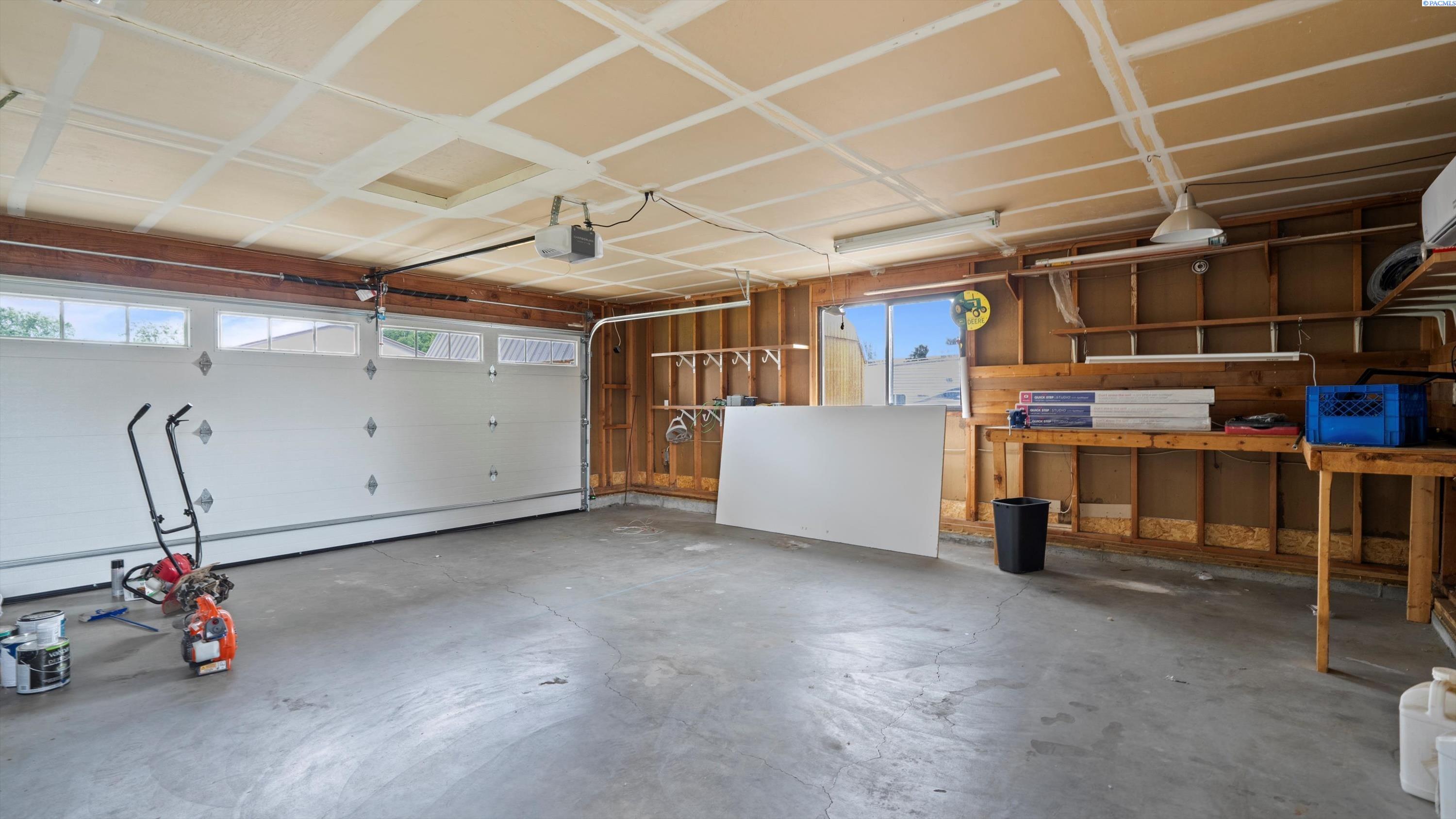 8504 W Livingston Rd