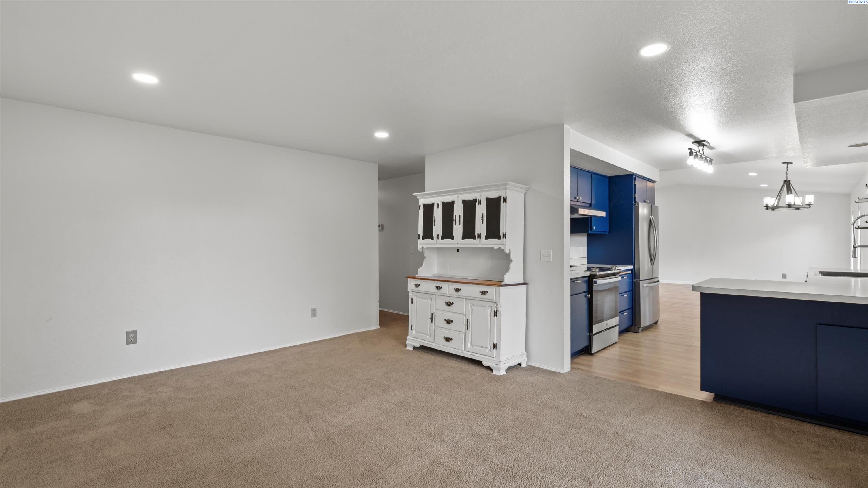 8504 W Livingston Rd
