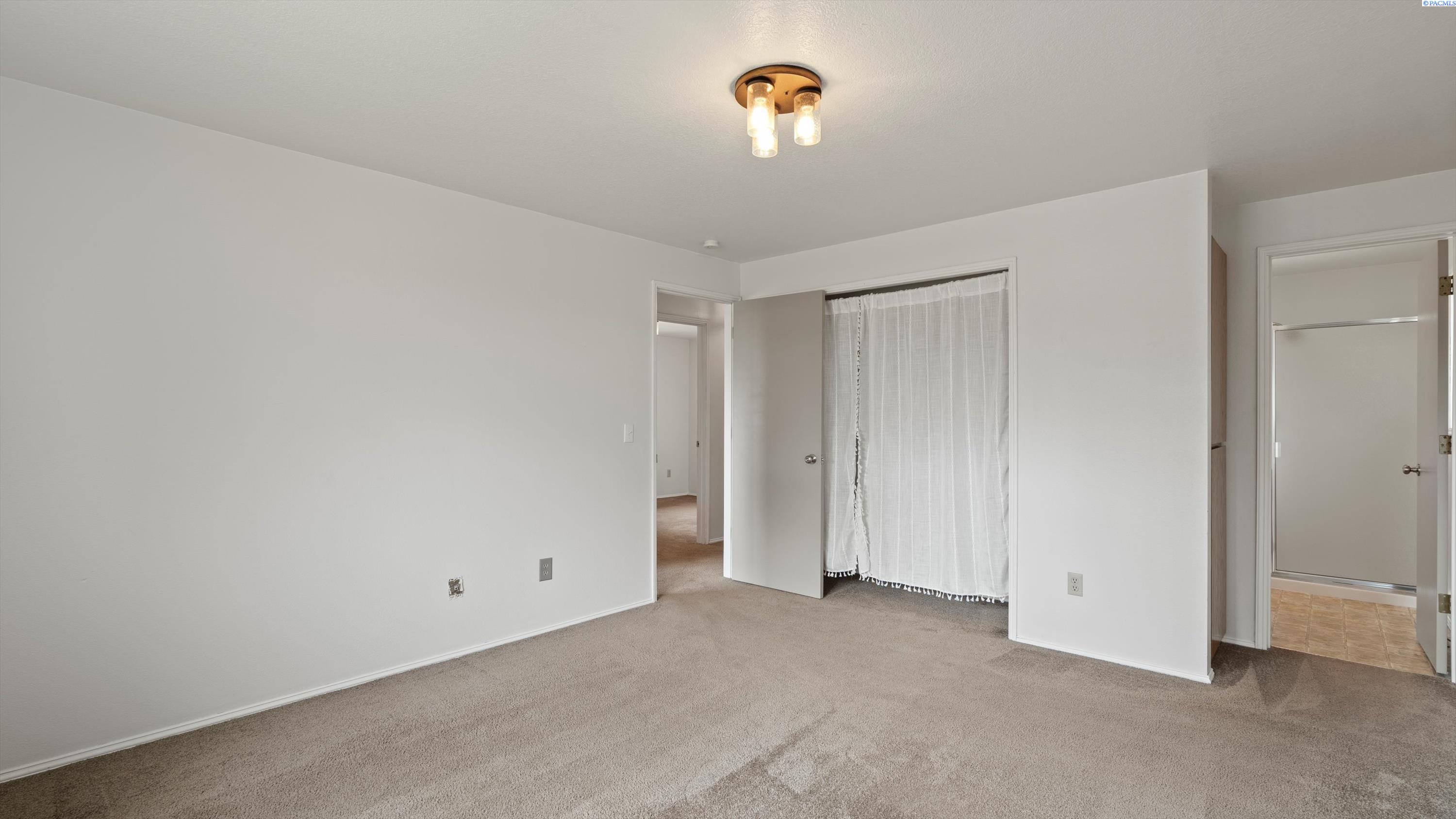8504 W Livingston Rd