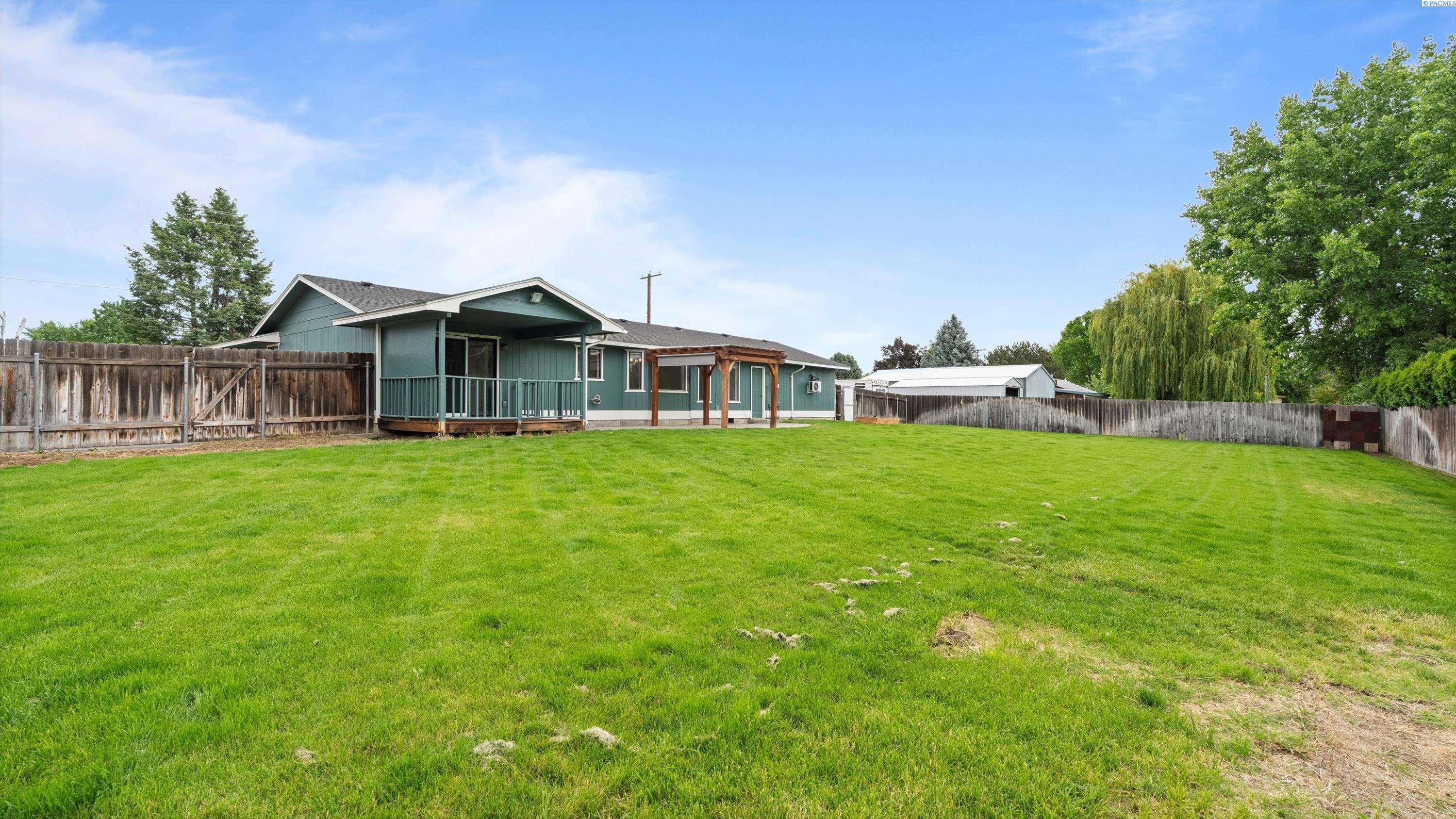8504 W Livingston Rd