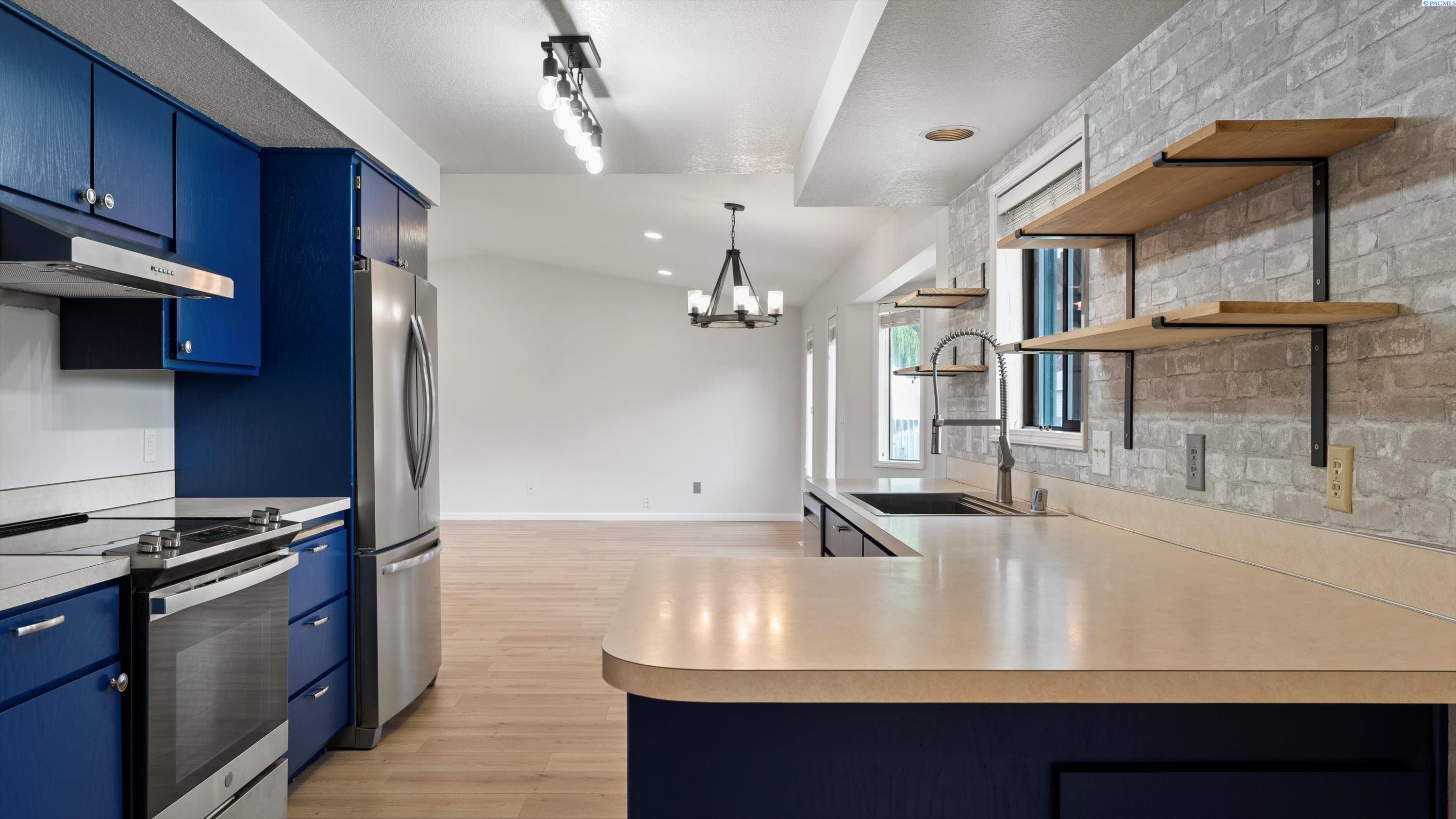 8504 W Livingston Rd