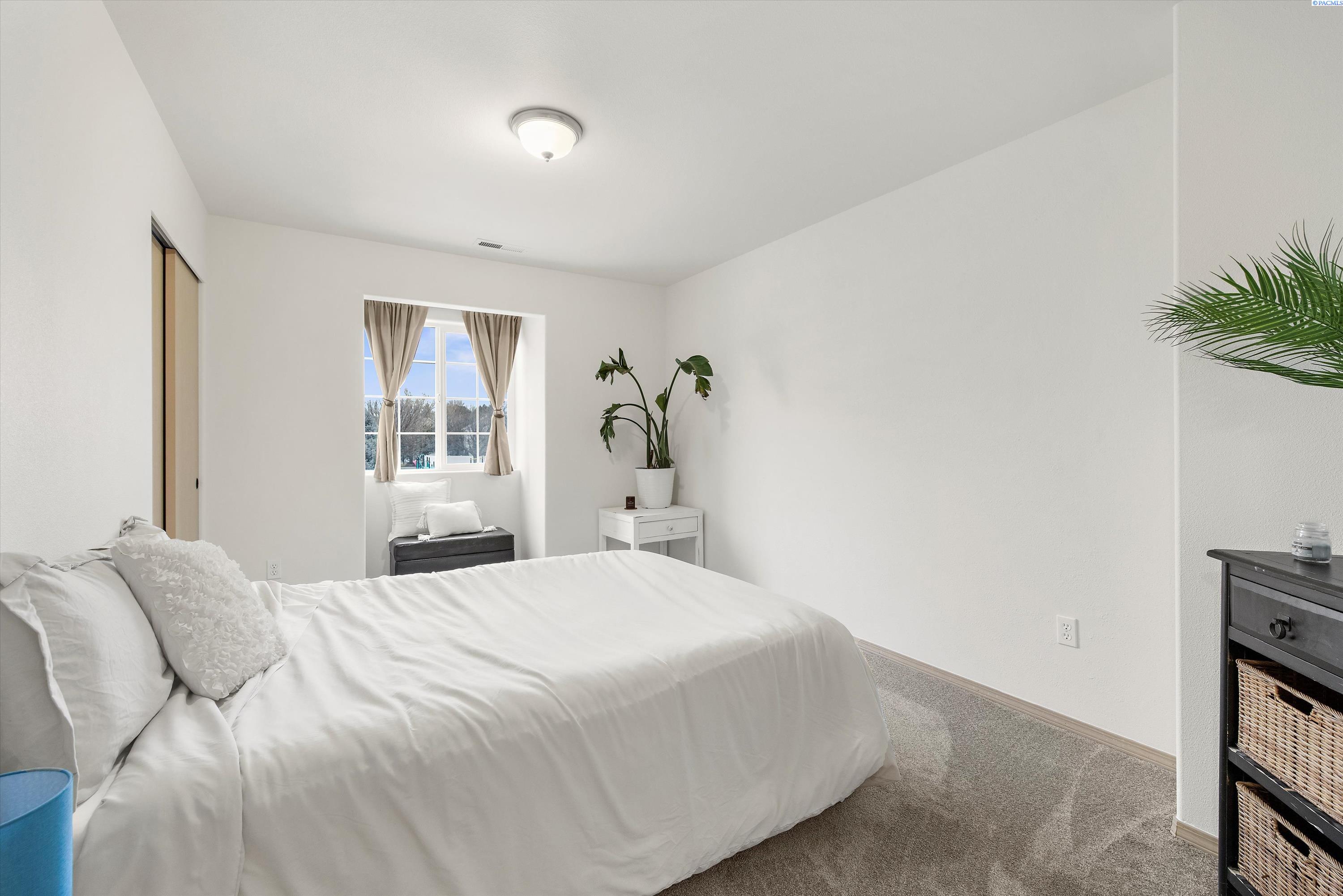 2677 Dornoch Pl