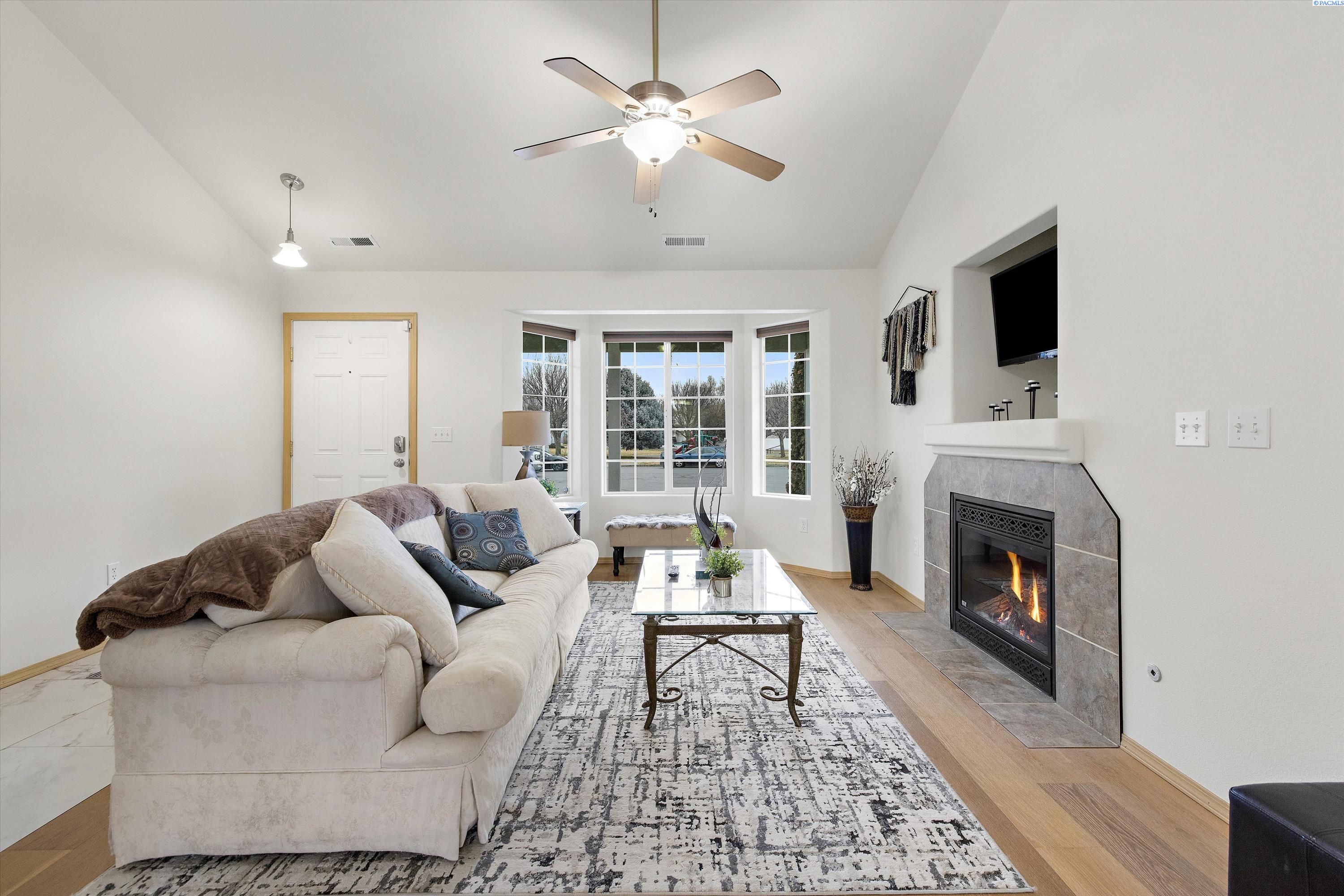 2677 Dornoch Pl