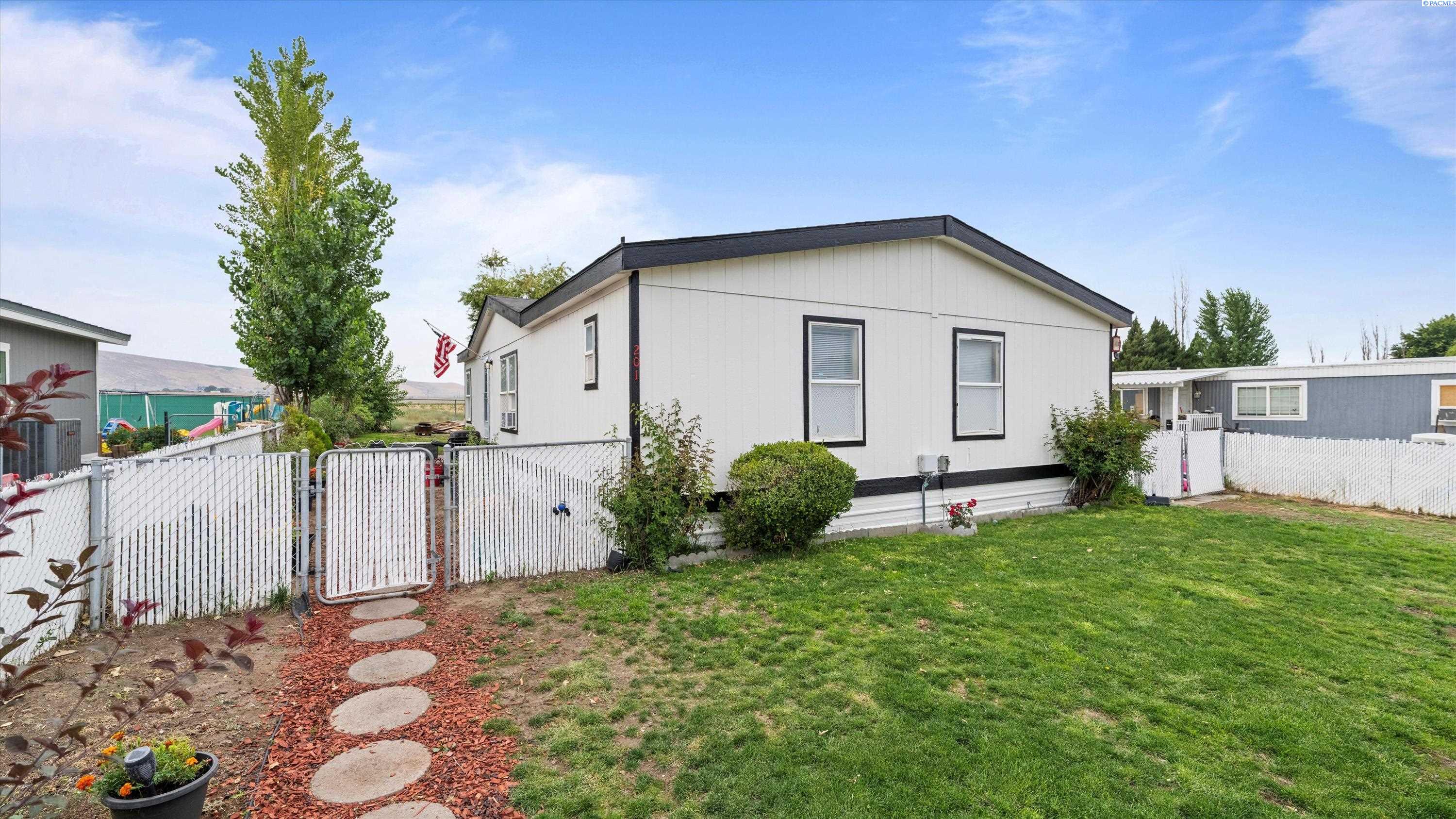 201 N 69th Ave