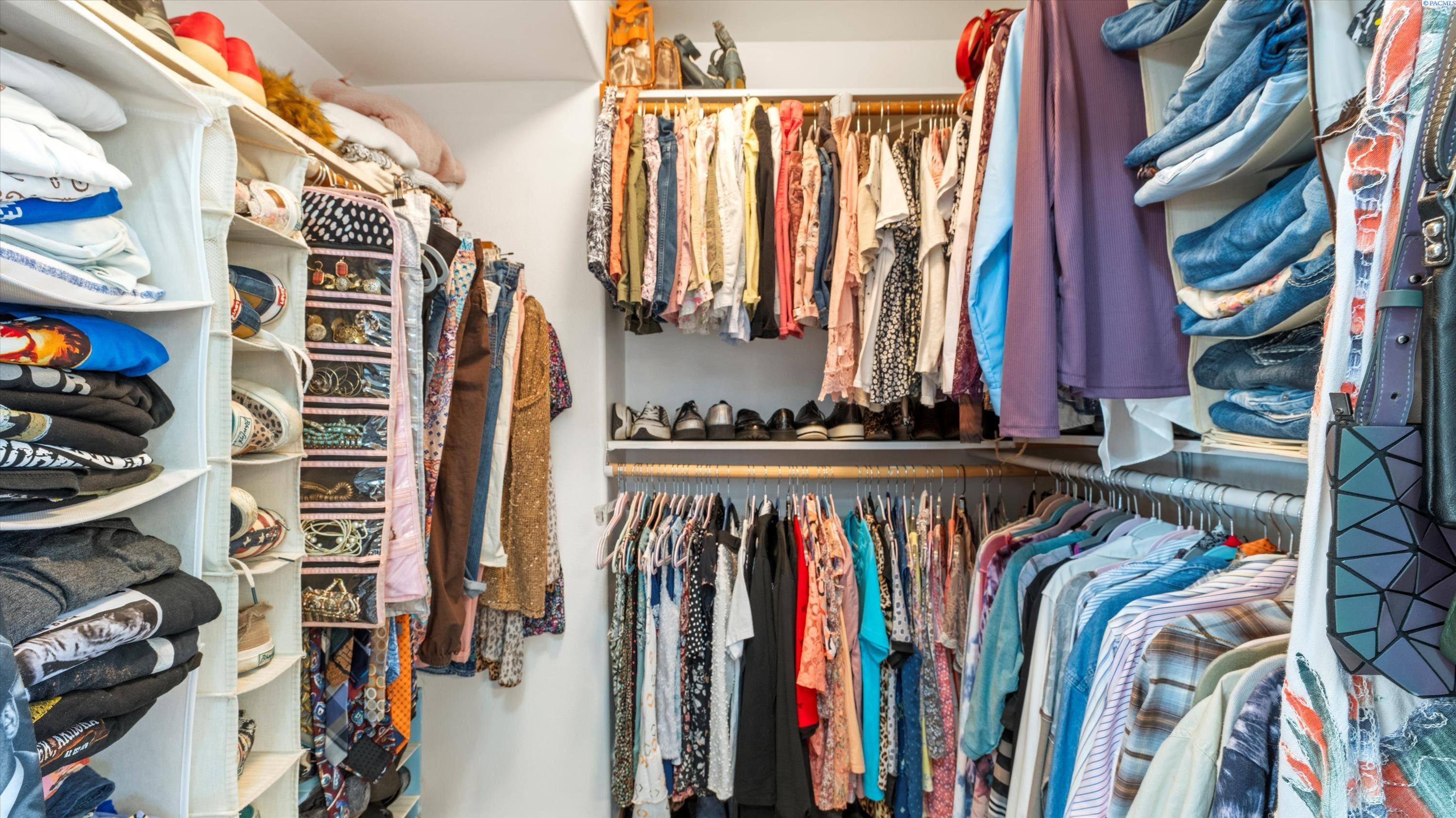 4606 W Grand Ronde Ave