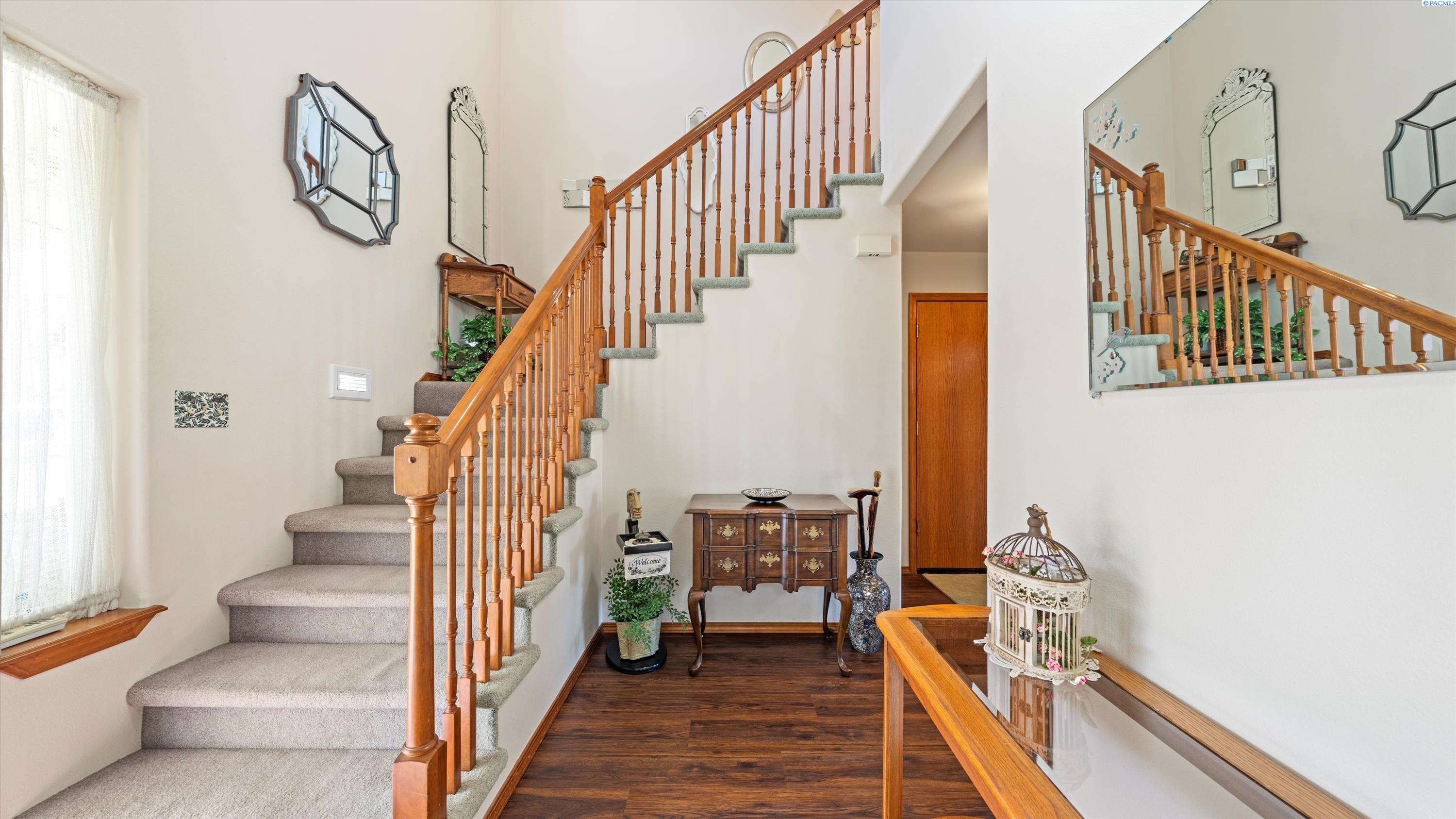 4606 W Grand Ronde Ave