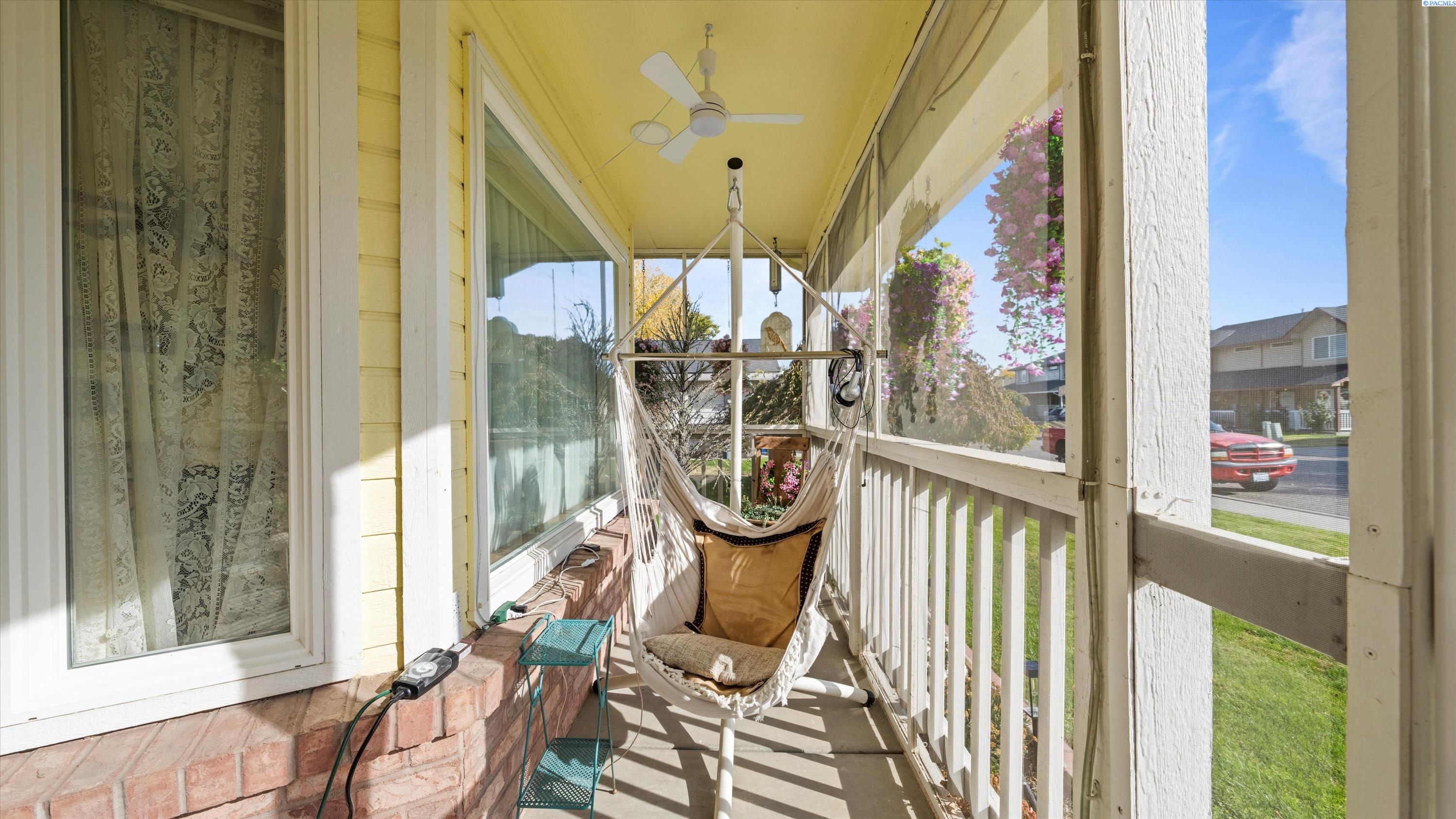 4606 W Grand Ronde Ave