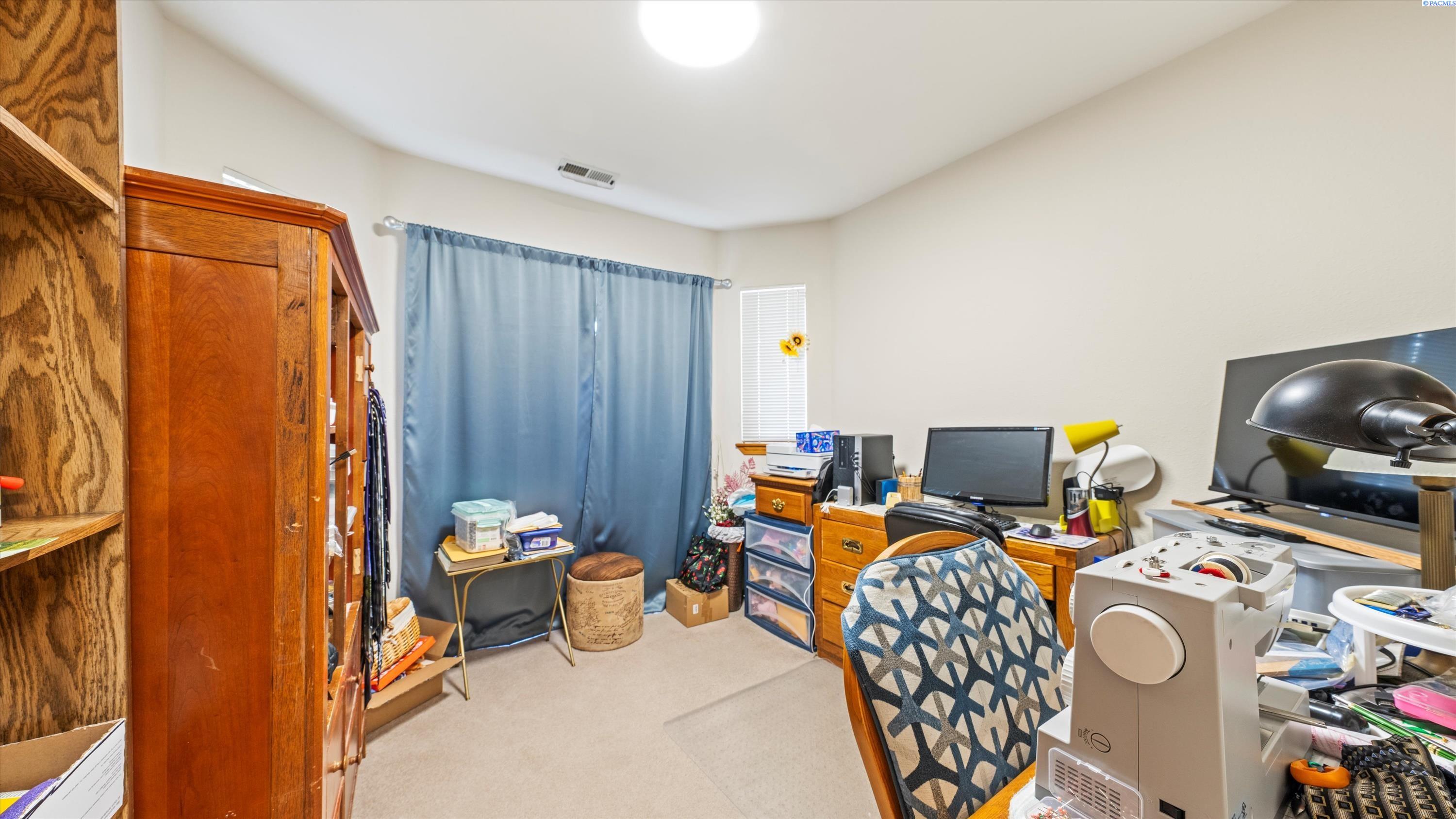 4606 W Grand Ronde Ave