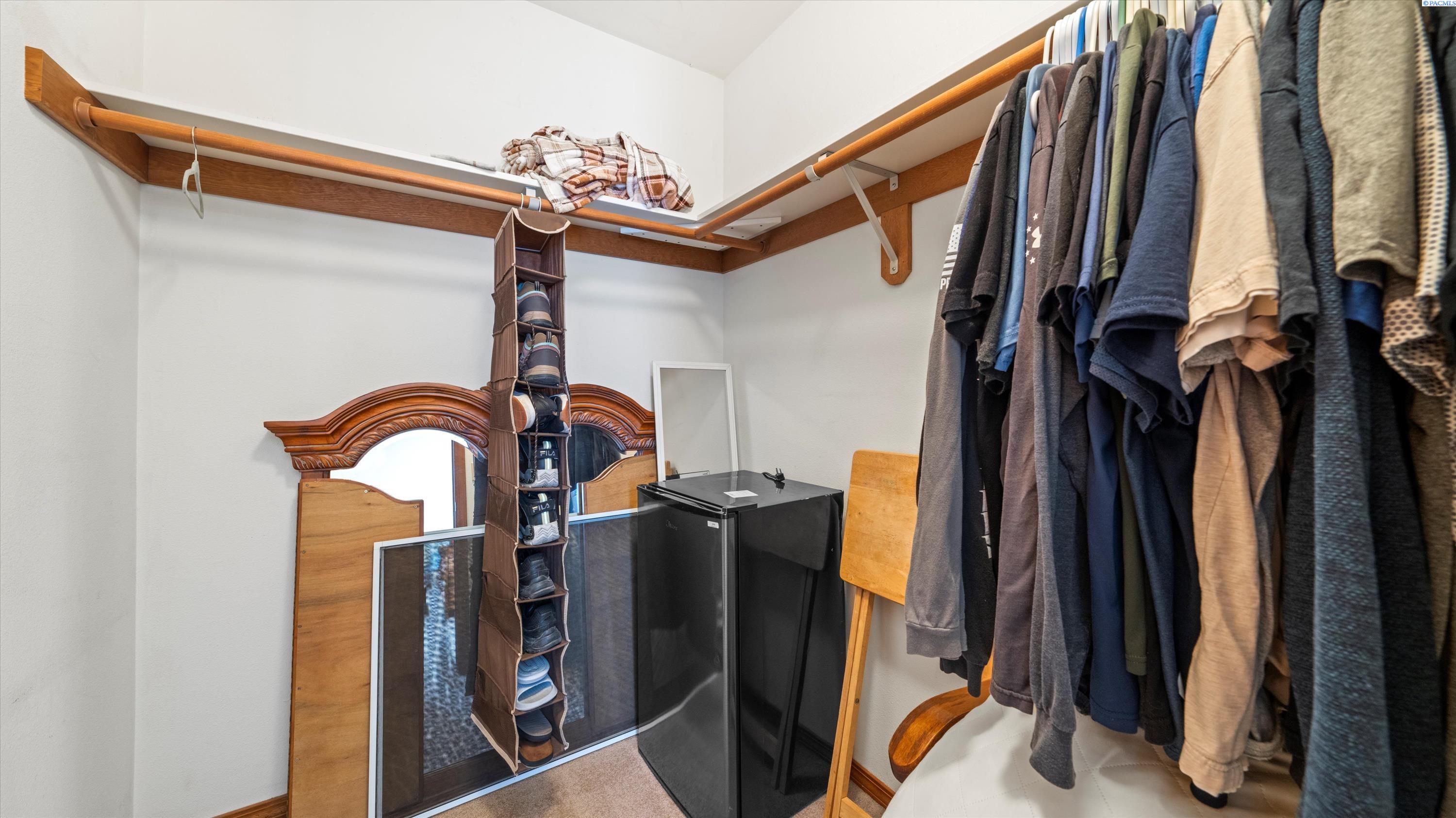 4606 W Grand Ronde Ave