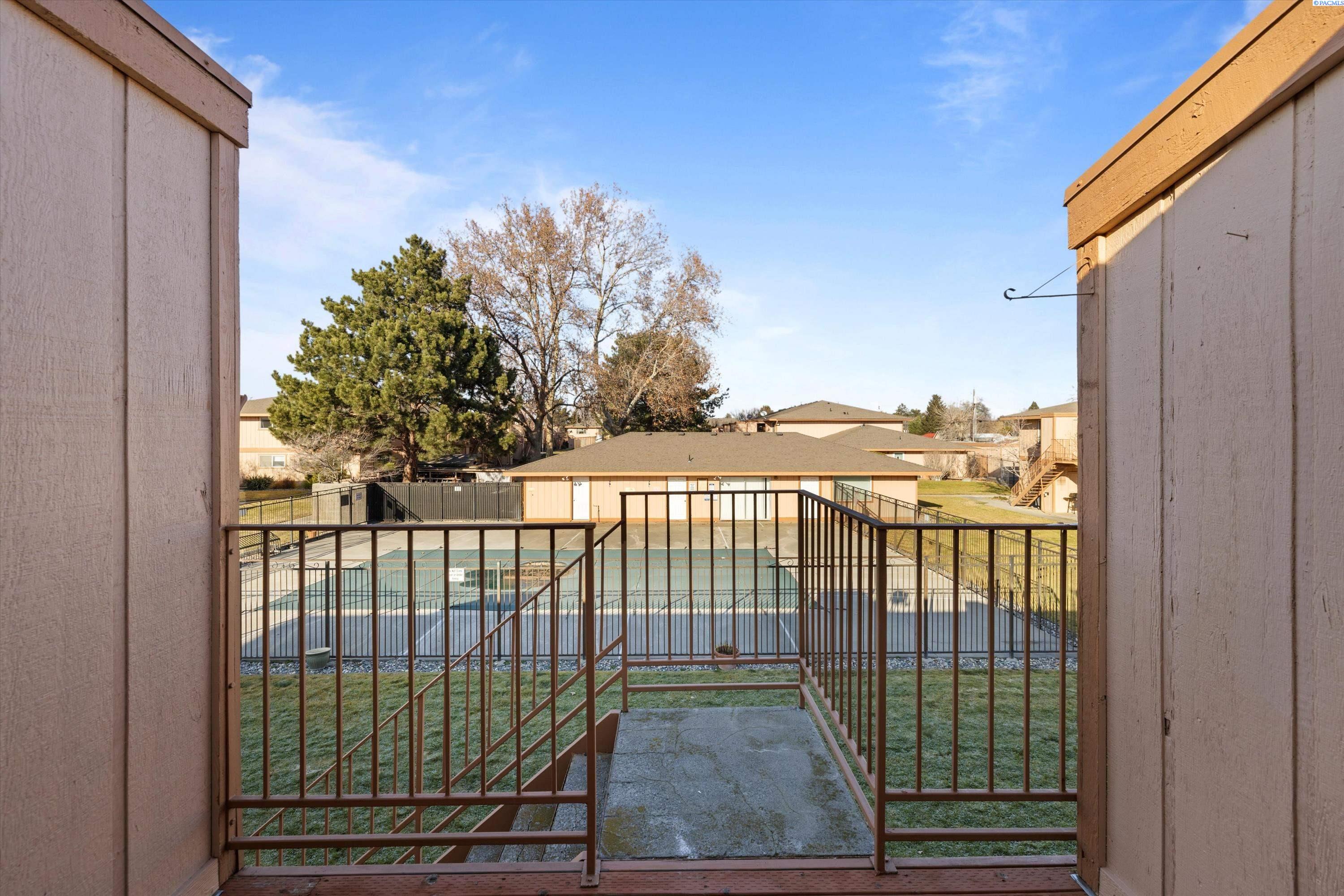 3121 W Hood Ave E203