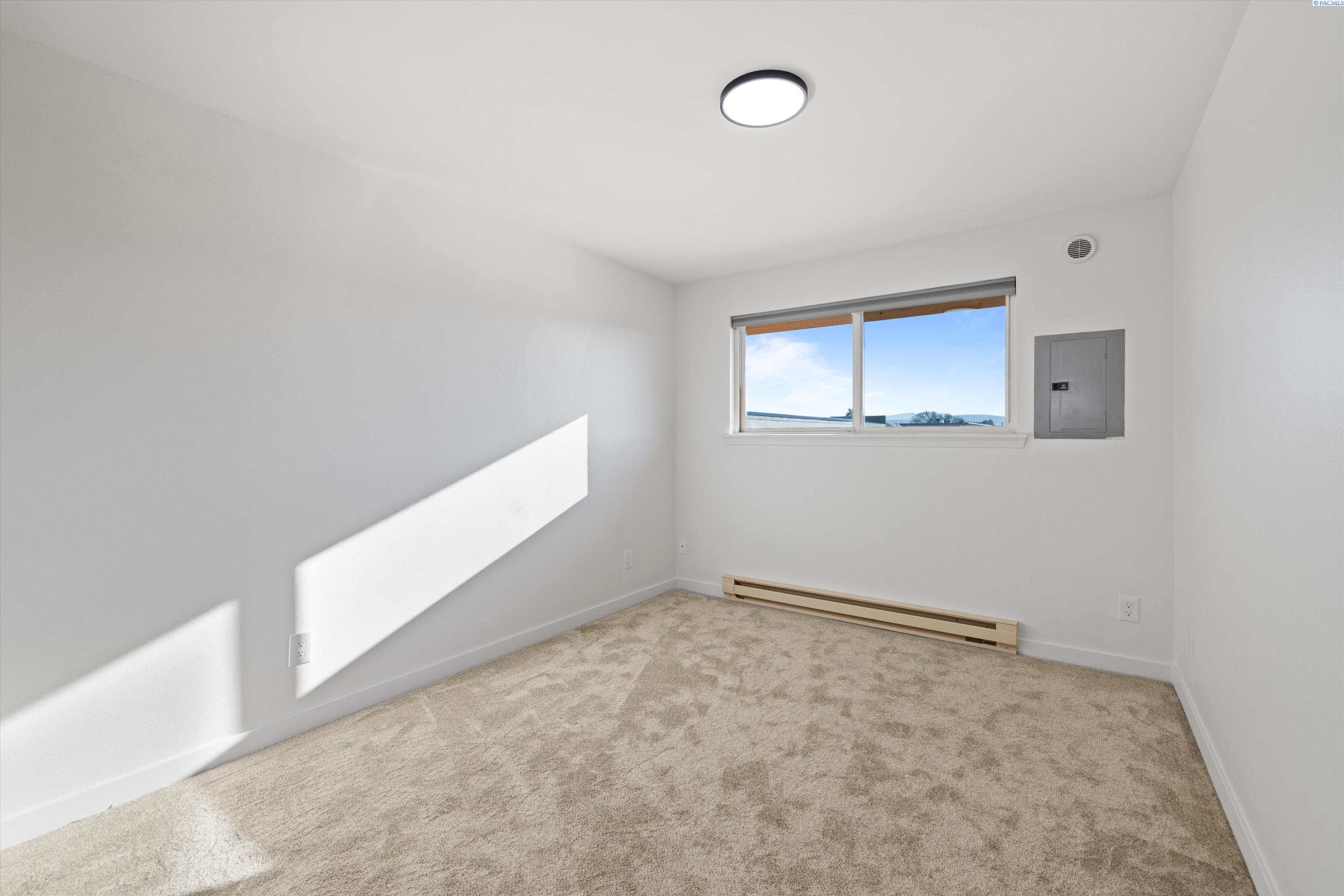 3121 W Hood Ave E203