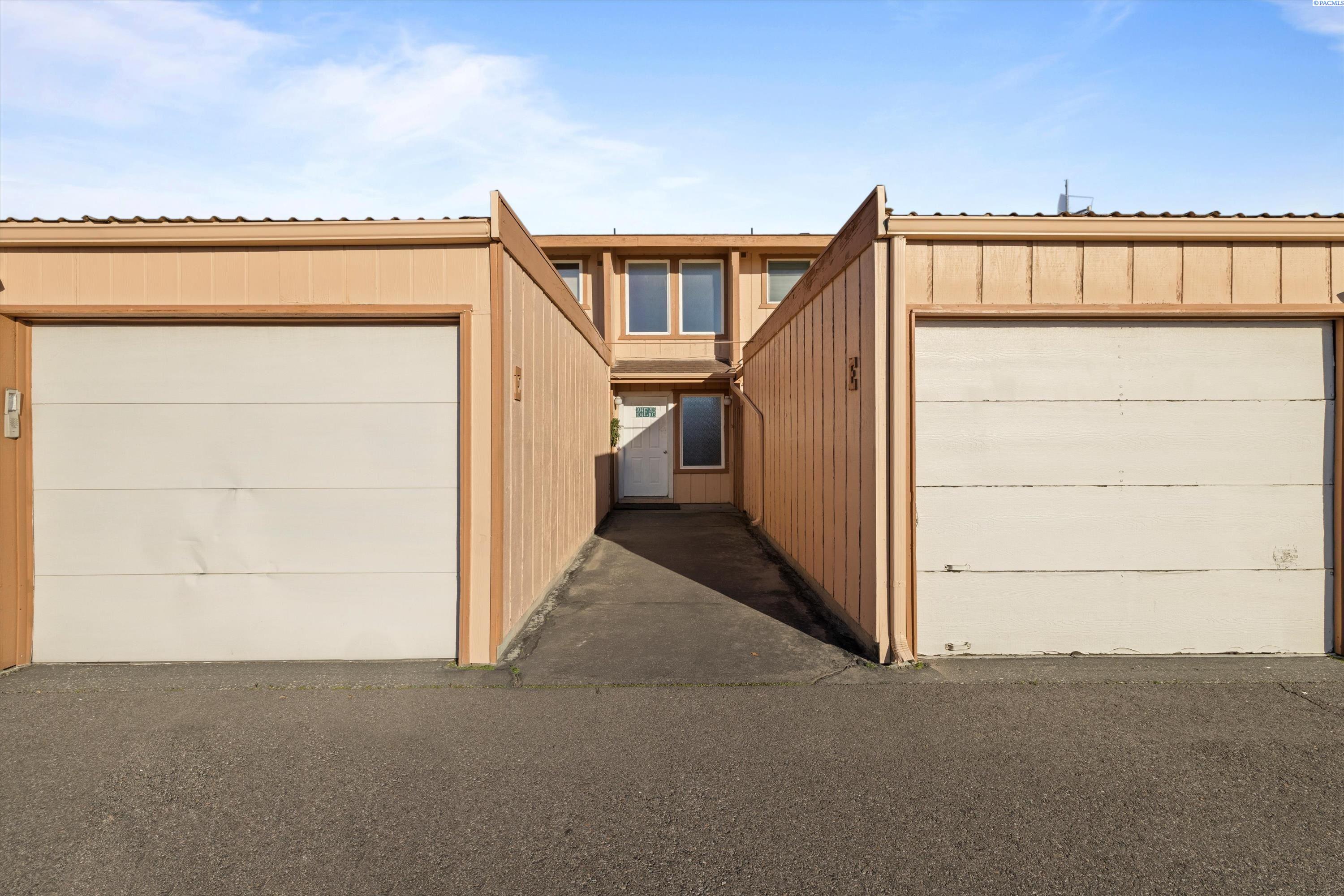 3121 W Hood Ave E203