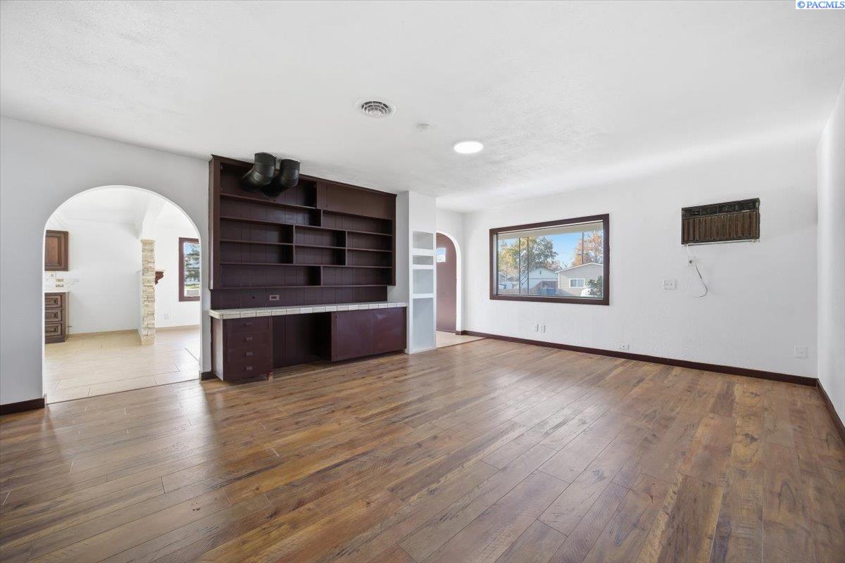 106 Casey Avenue