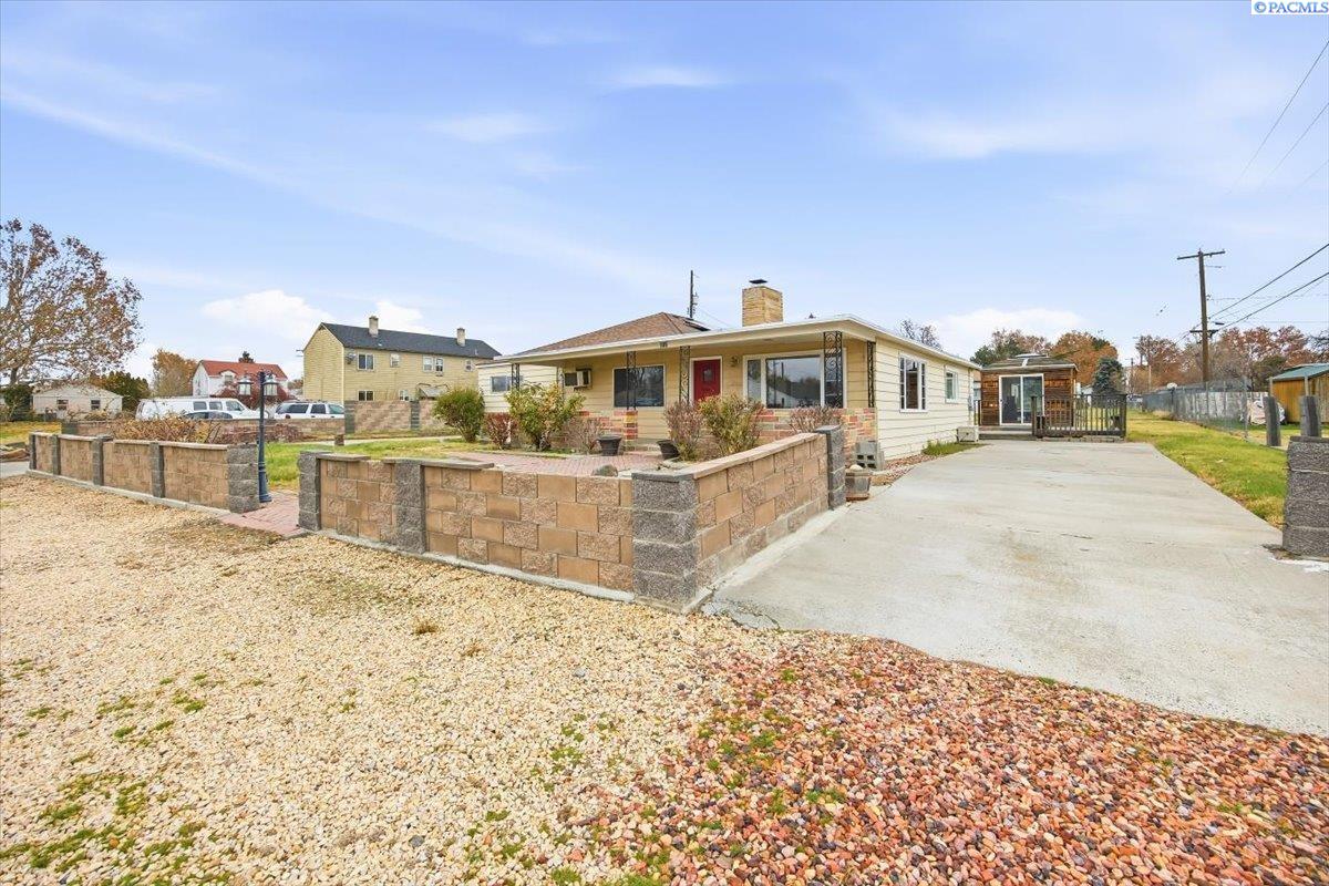 106 Casey Avenue